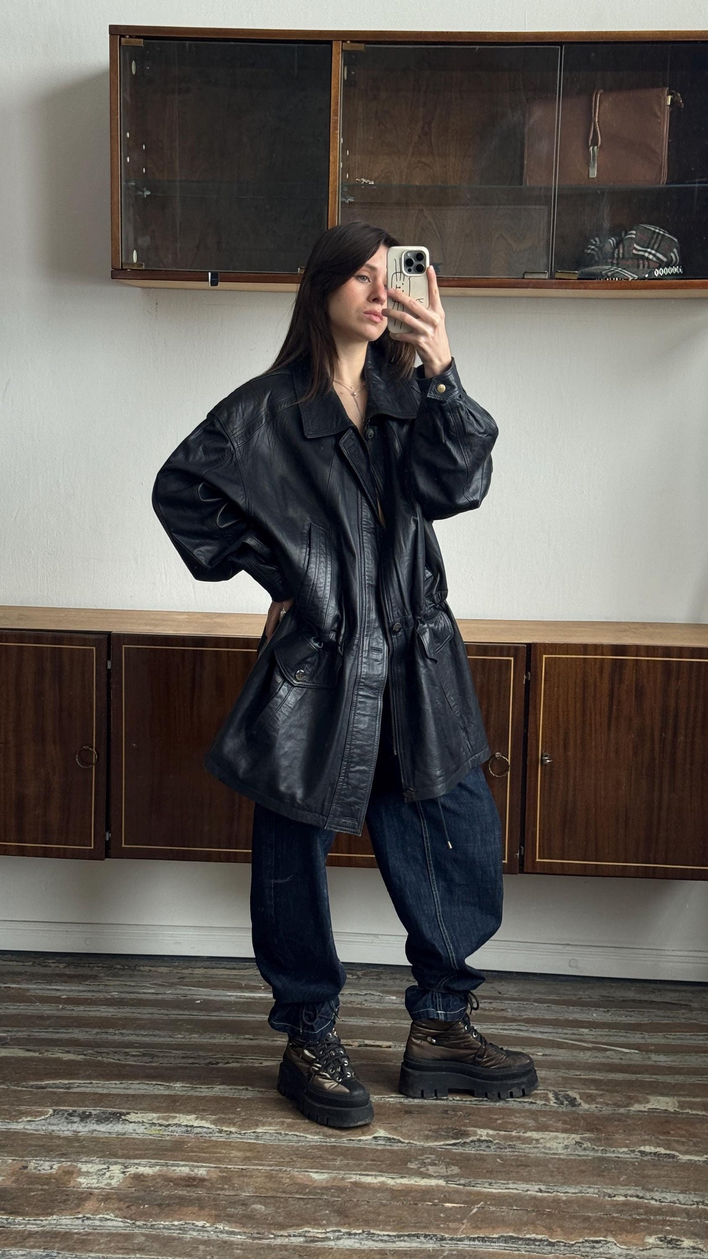 Vintage 90s oversized leather bomber jacket in black