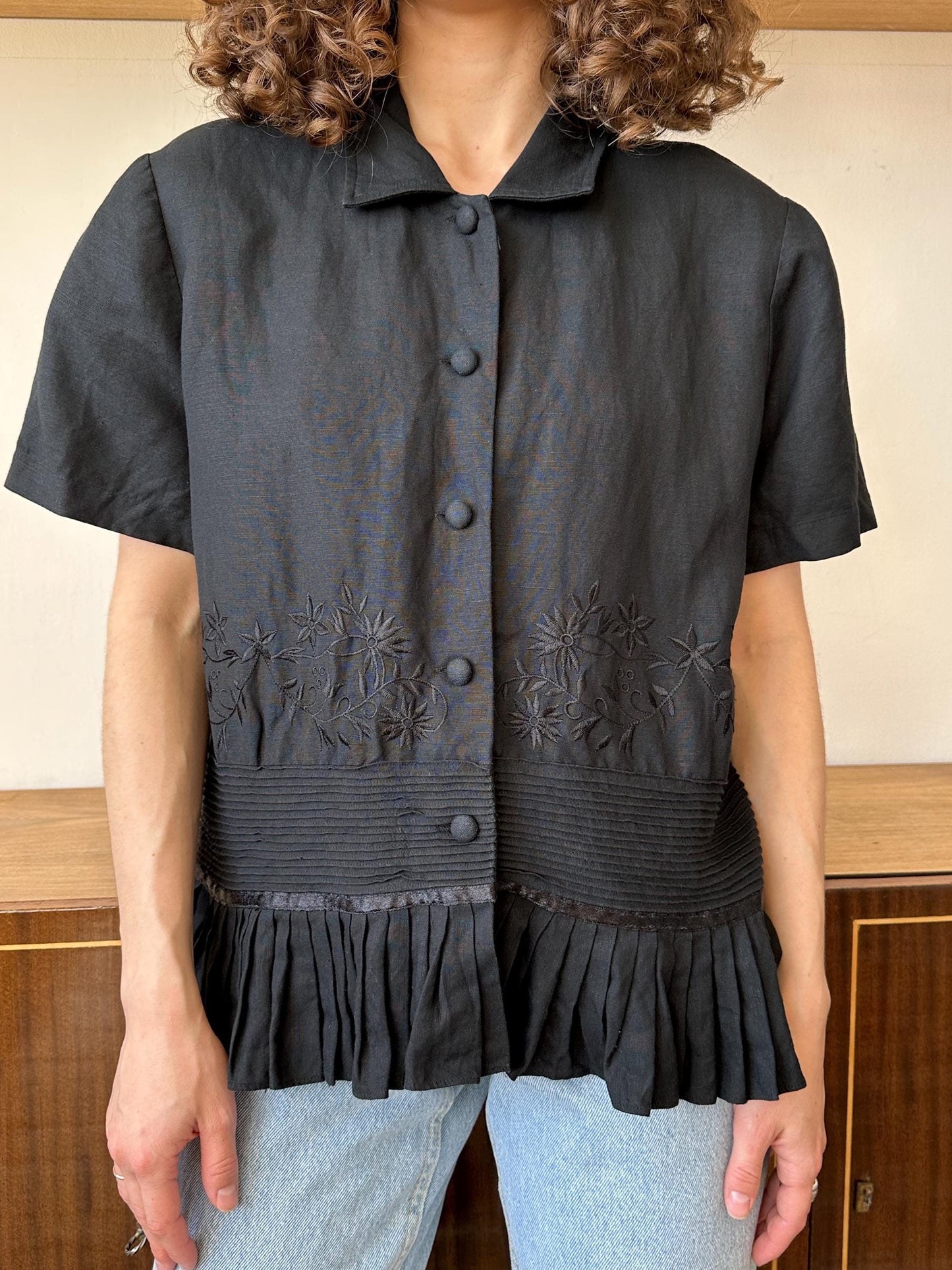 Vintage blouse in black with floral motif, linen summer top