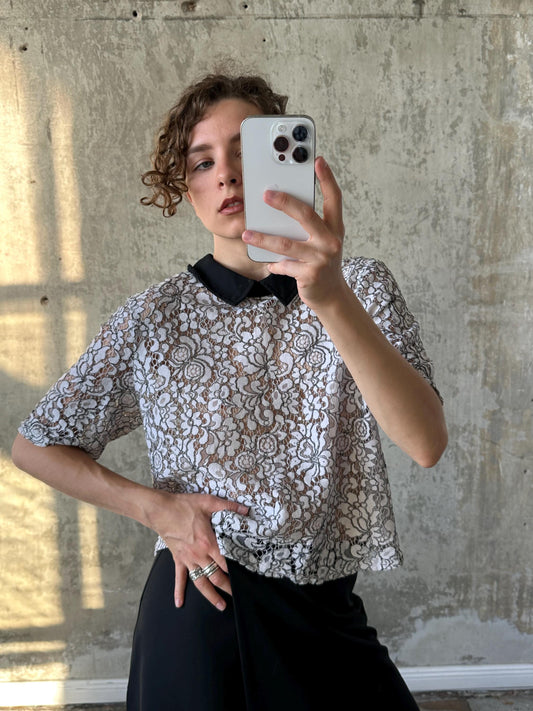 Vintage short-sleeved sheer top in black and white