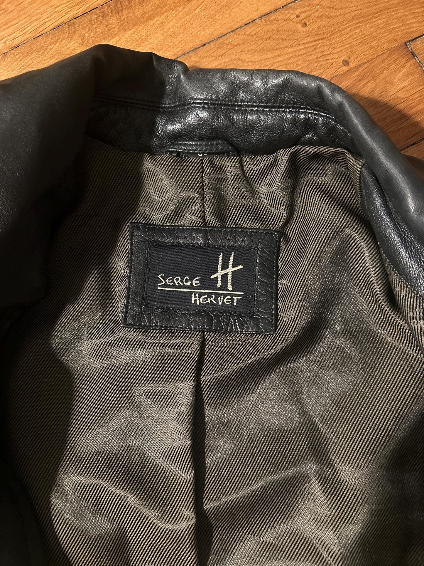 Vintage 90s Slim-Fitted Leather Jacket In Black