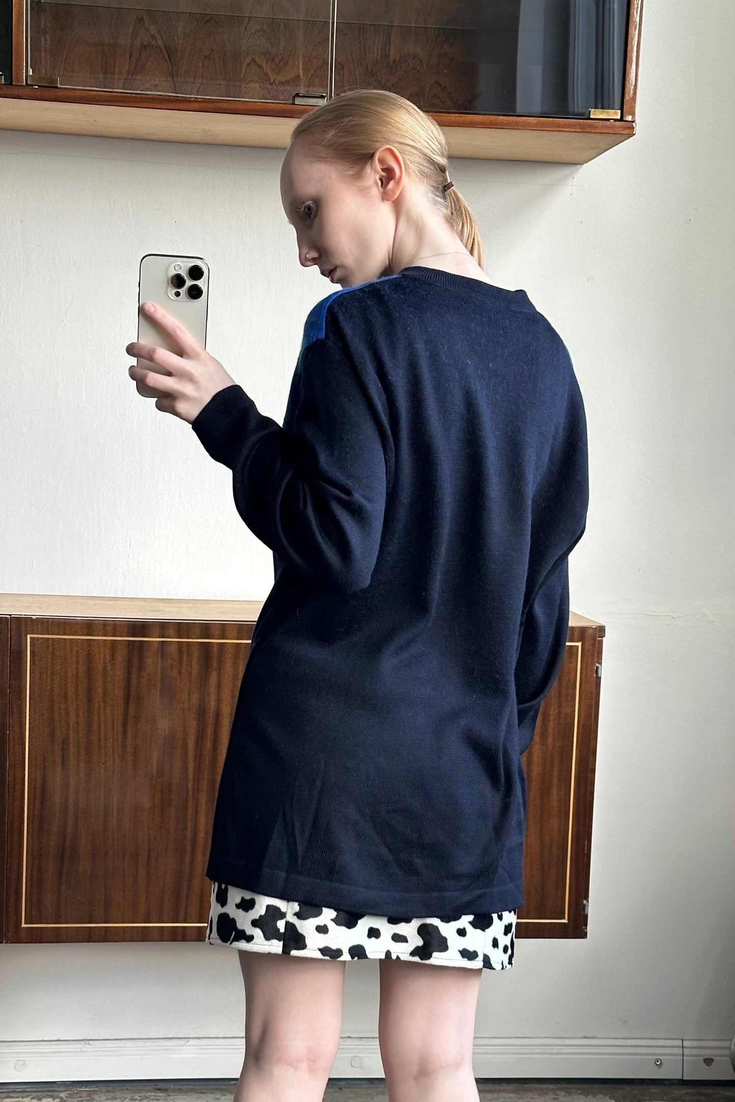 Vintage 90s oversized jumper in dark blue with print
