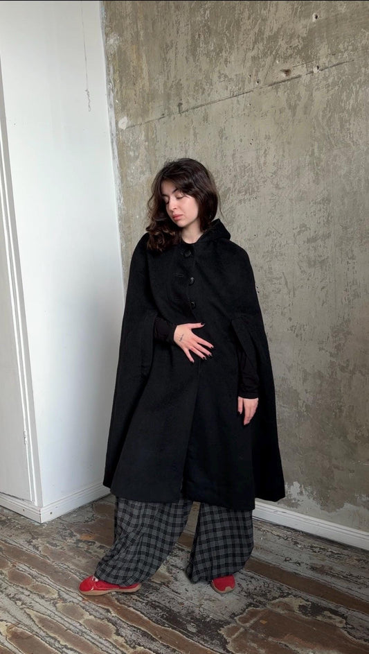 Vintage 90s Oversized Cape Coat in Black