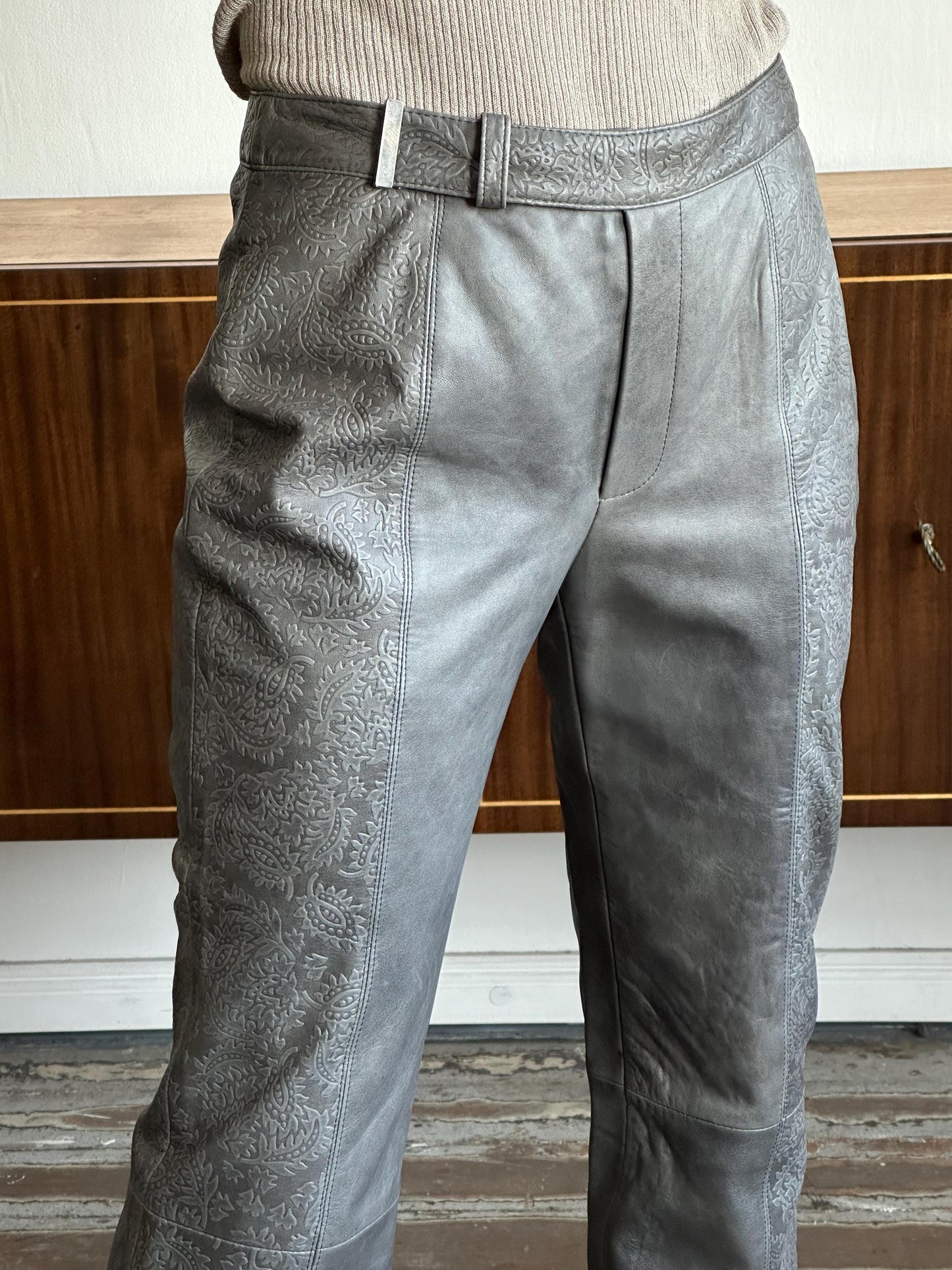 Vintage 90s leather trousers in grey