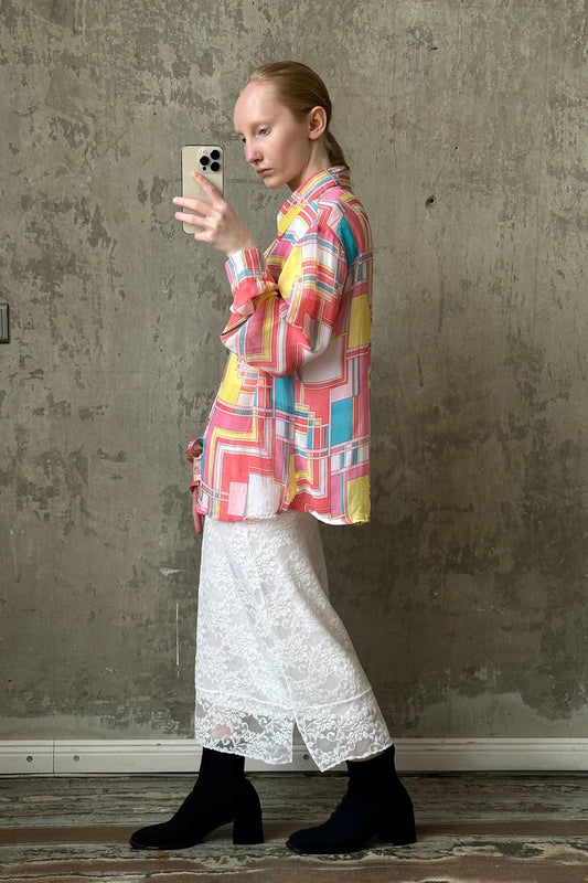 Vintage long-sleeve blouse/shirt with abstract patterned print in pink