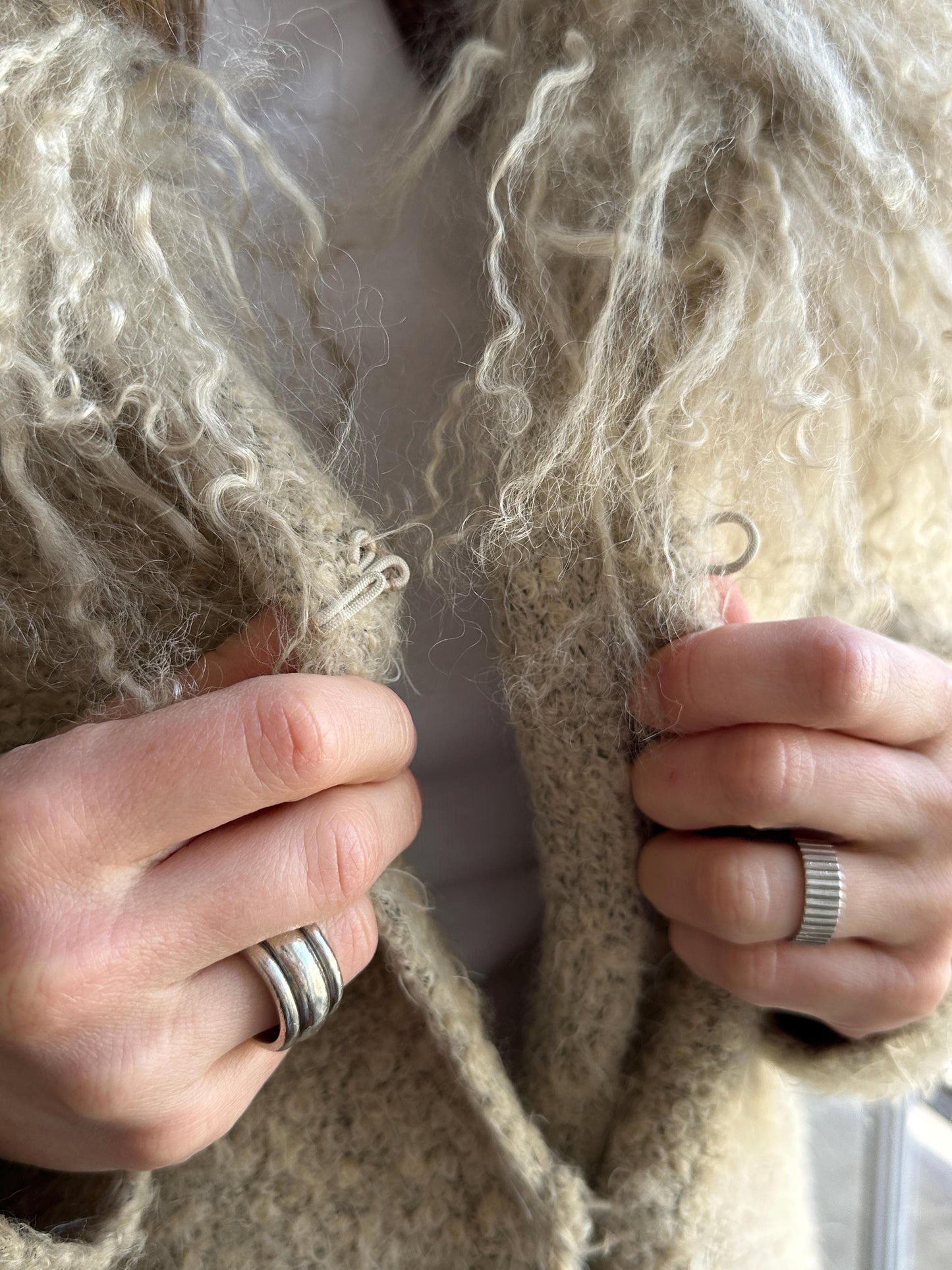 Vintage 90s Wool Coat with Voluminous Lamb Fur Collar in Beige