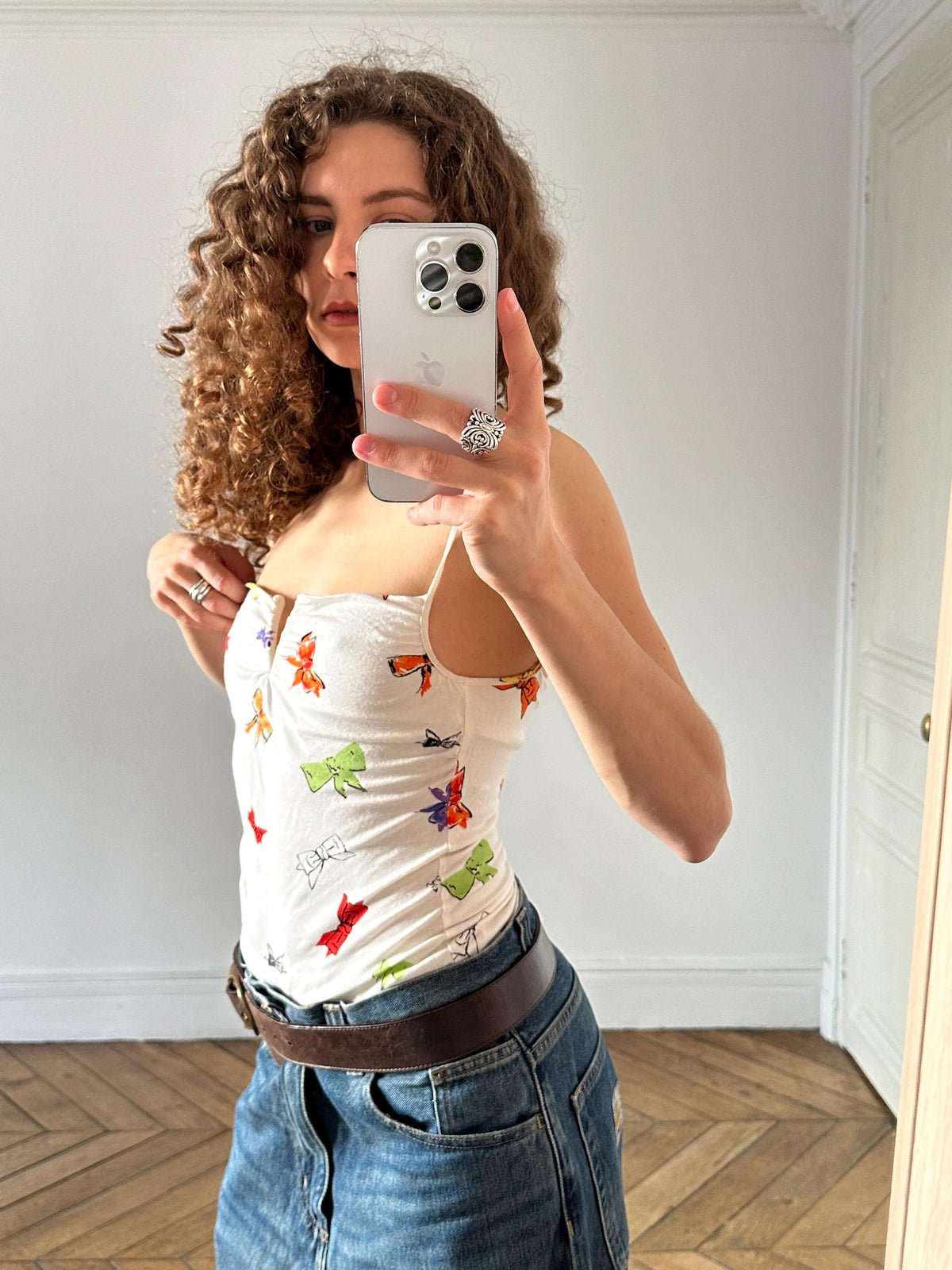 Vintage Iceberg Bow Print Top in White