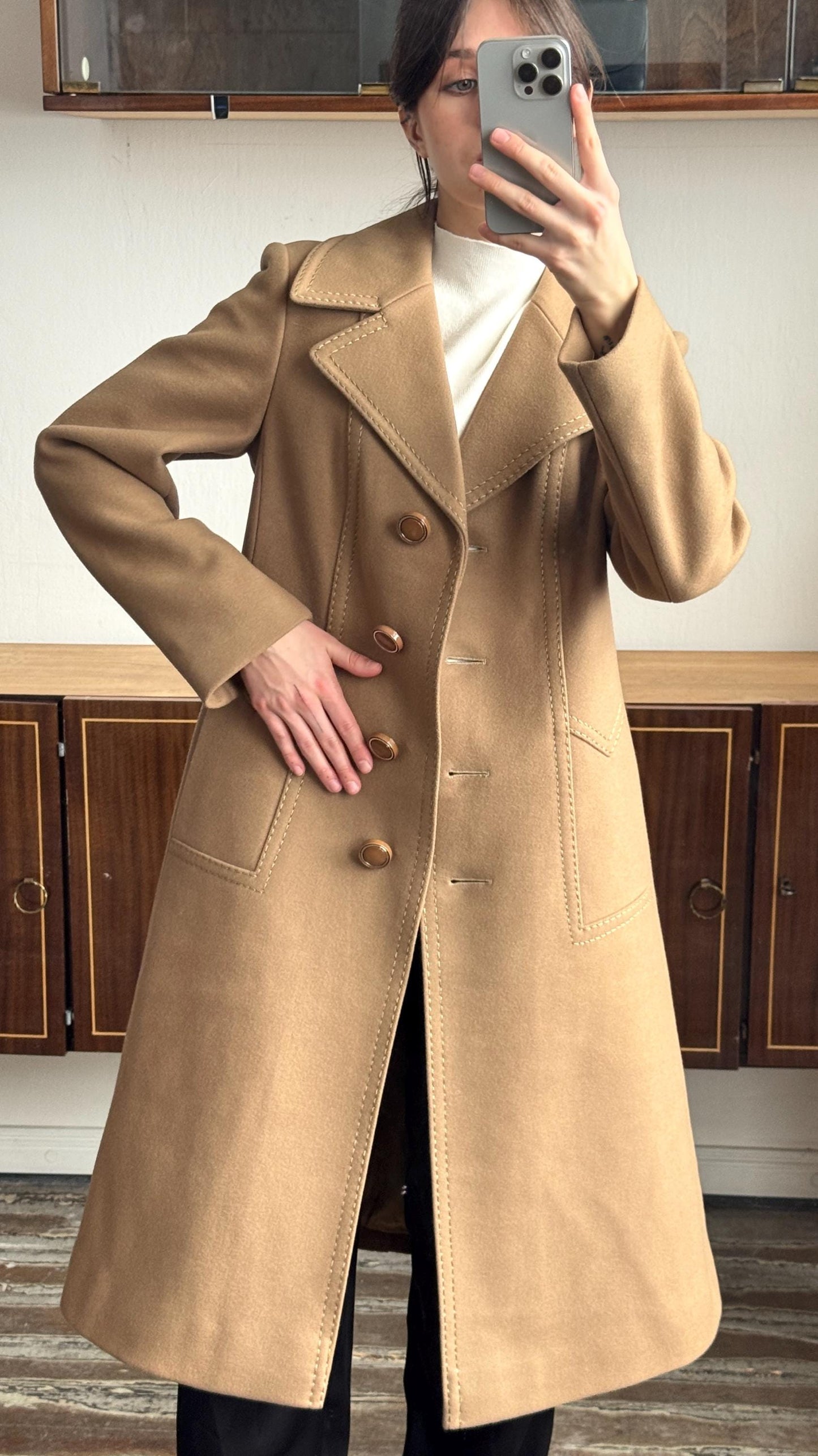 Vintage 60s Women's Wool Coat In Beige