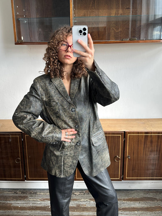 Vintage 90s minimalistic distressed leather blazer in grey, faded leather jacket