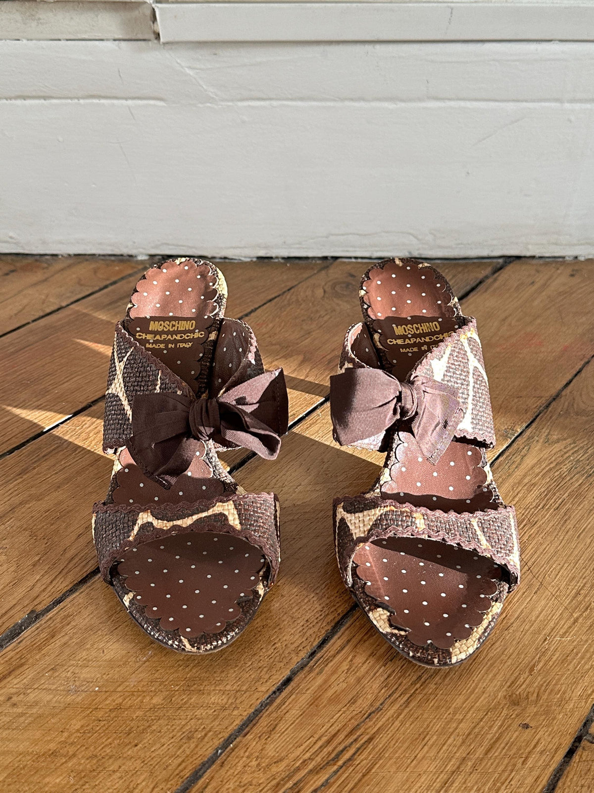 Vintage Moschino Cheap & Chic Woven Bow Kitty Heels in Brown I US 6