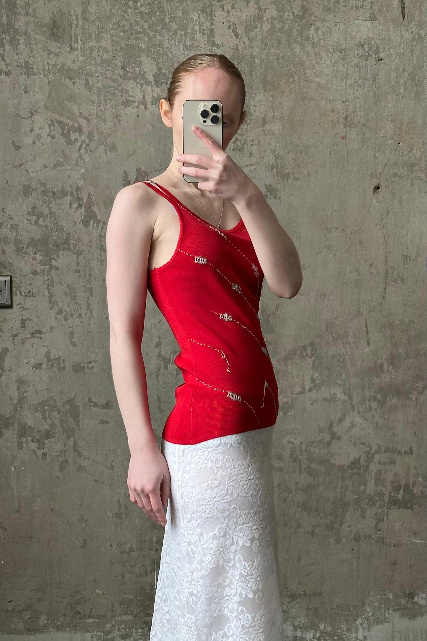 Vintage slim-fit long cotton tank top in red
