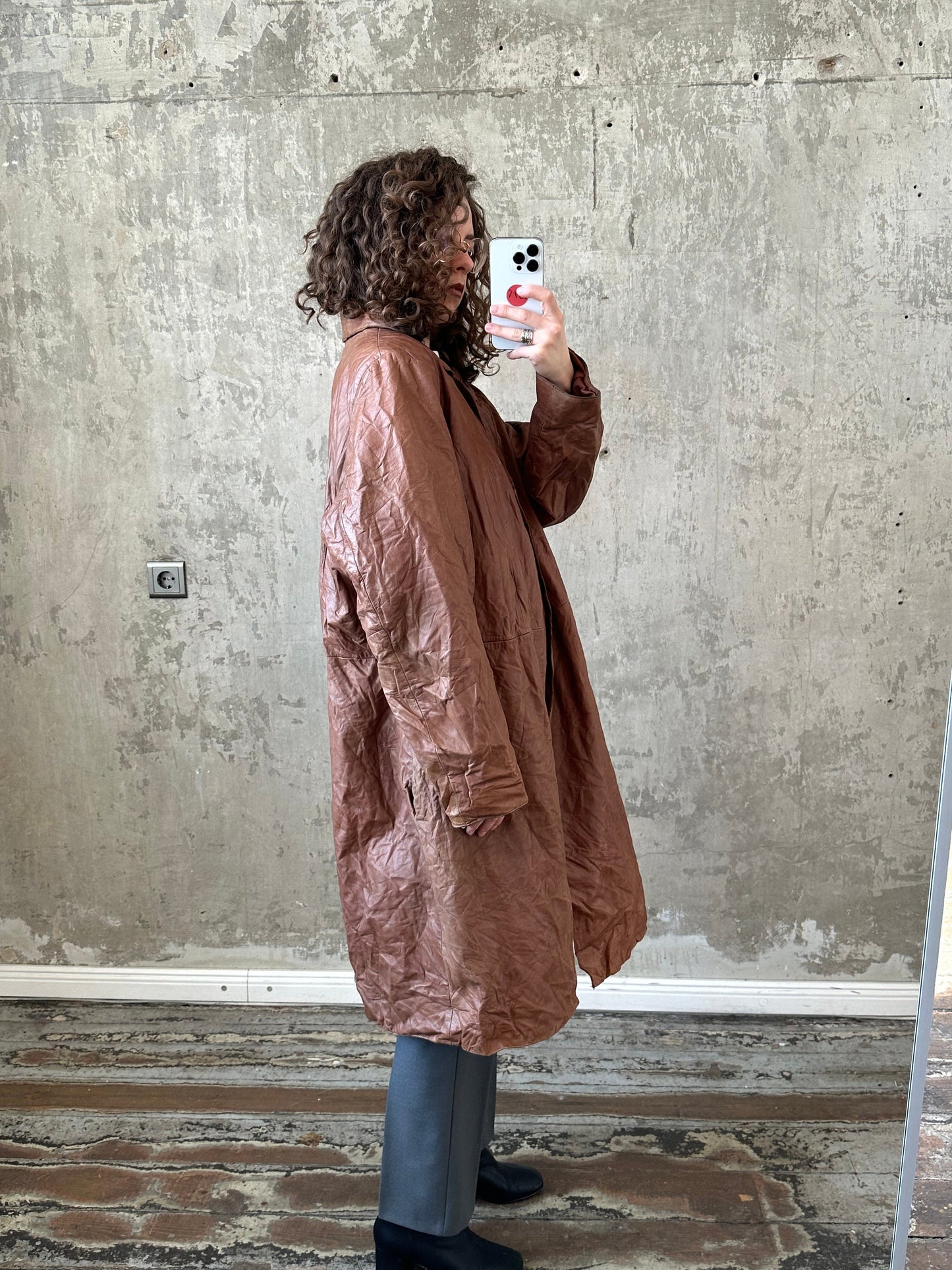Vintage 90s genuine leather overcoat in brown
