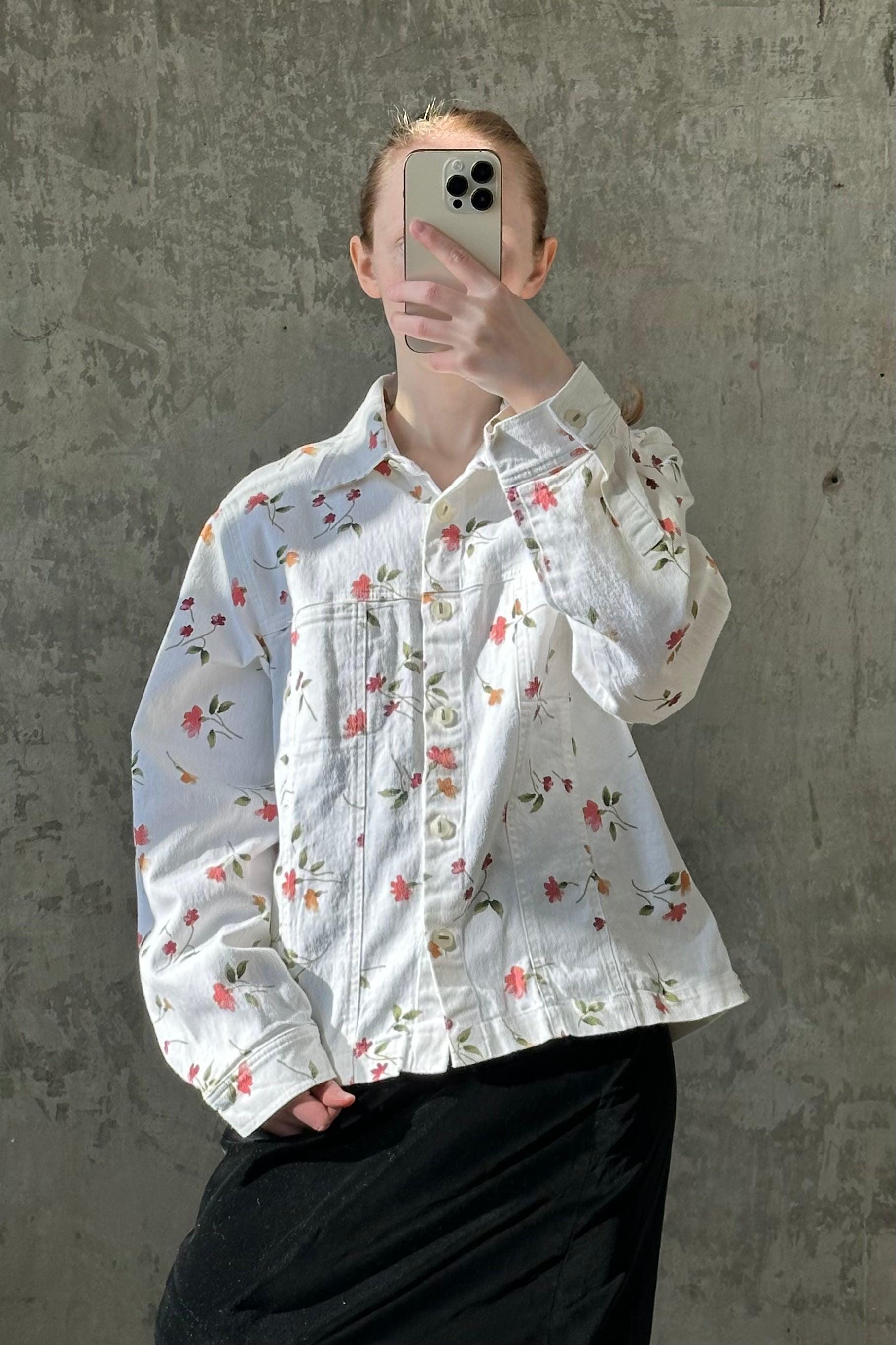 Vintage slim-fit cotton denim jacket in white with floral prints