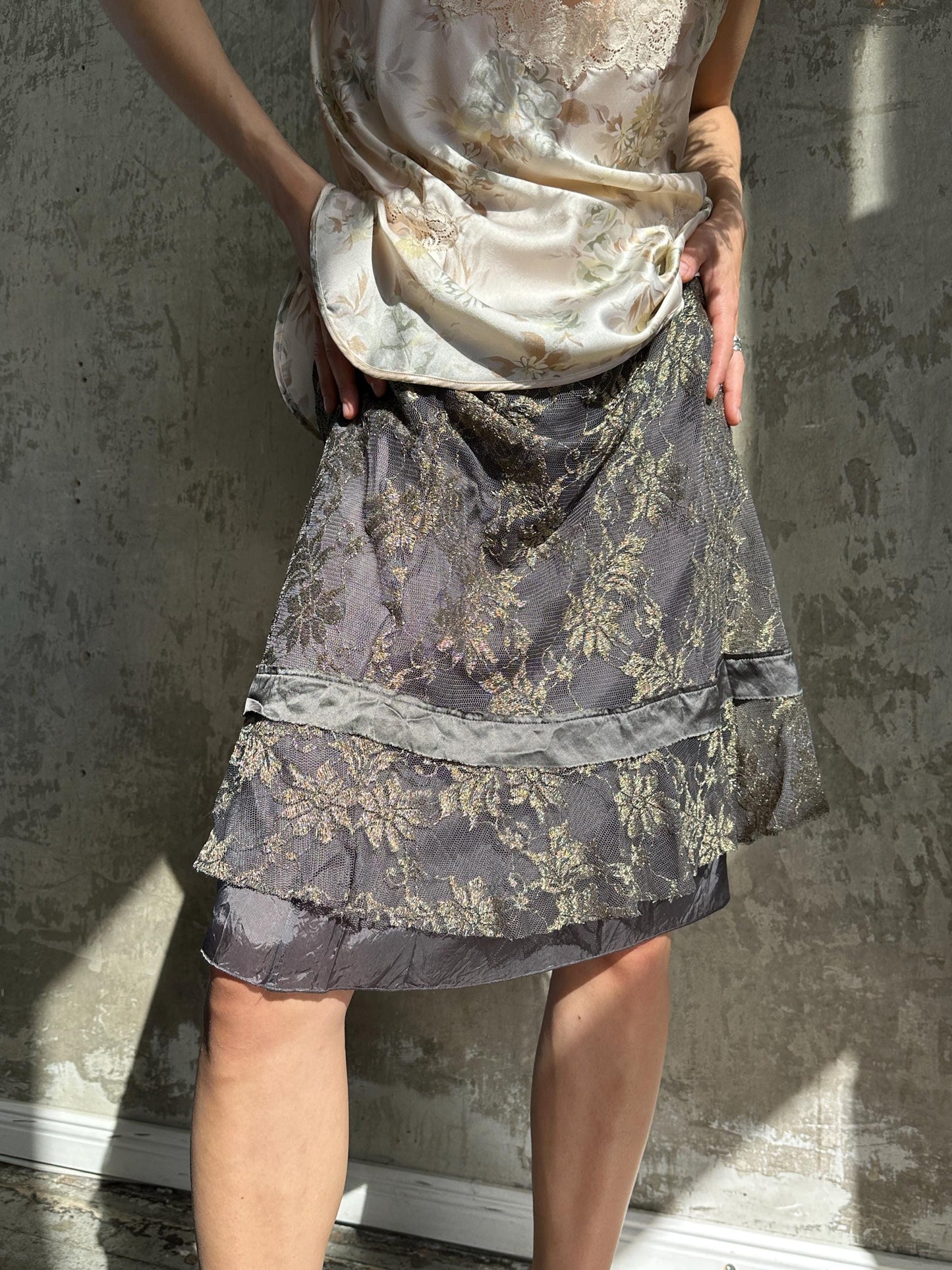 Vintage Philosophy di Alberta Ferretti Metallic Lace Skirt in Grey