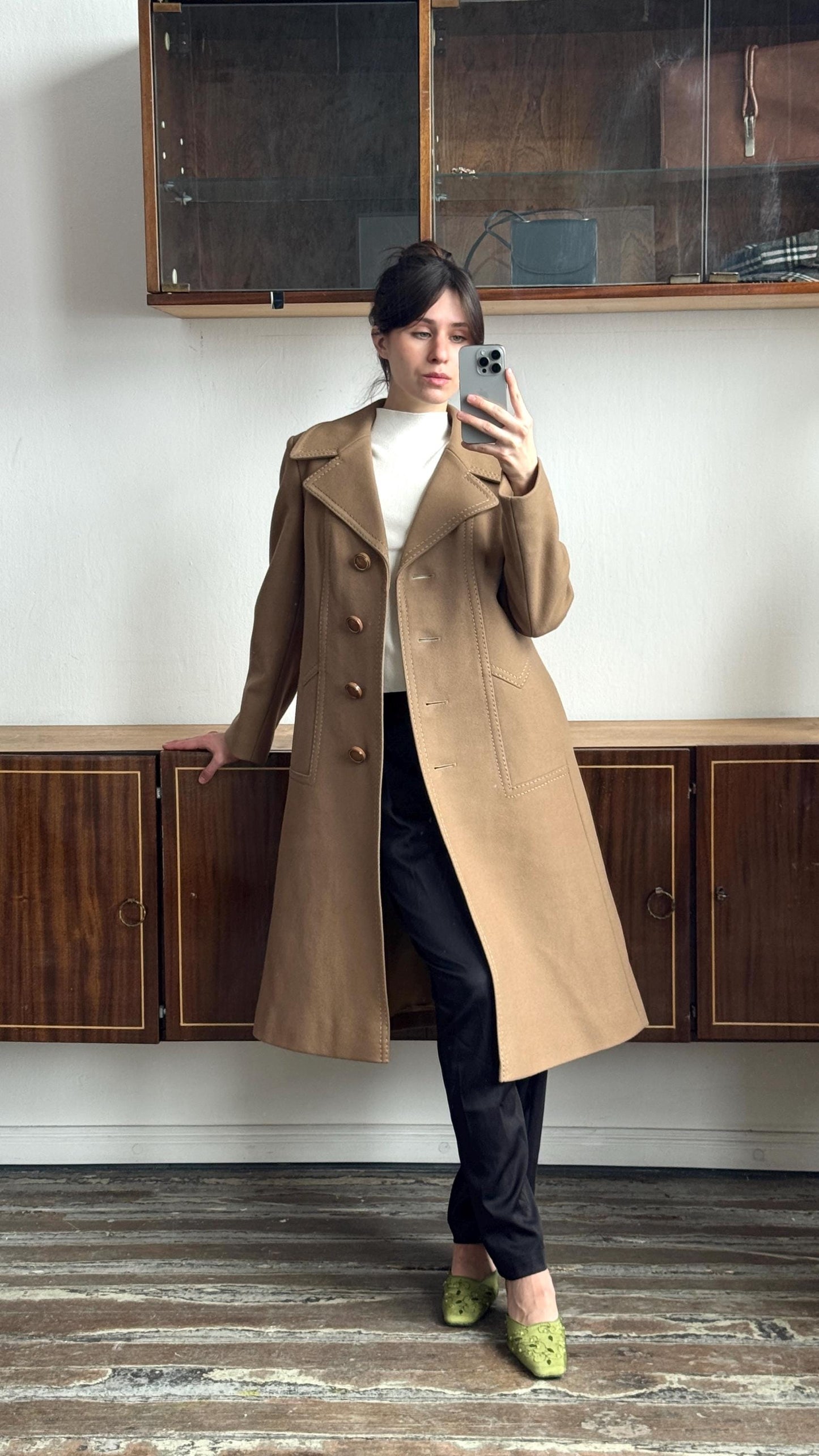 Vintage 60s Women's Wool Coat In Beige