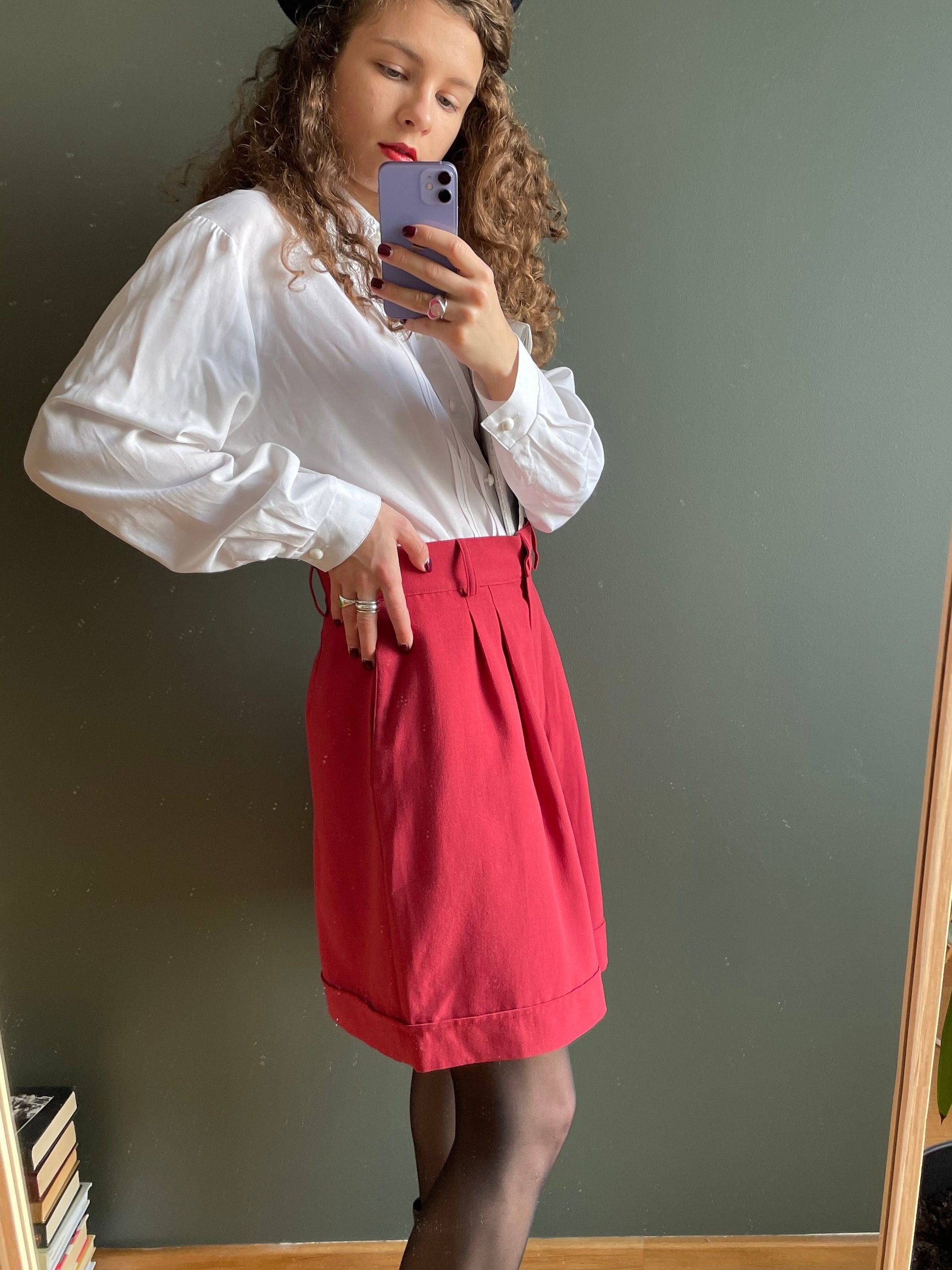 Vintage women bermuda shorts in red