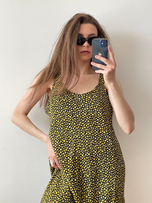 Vintage floral dress in yellow and black, midi sleeveless summer dress