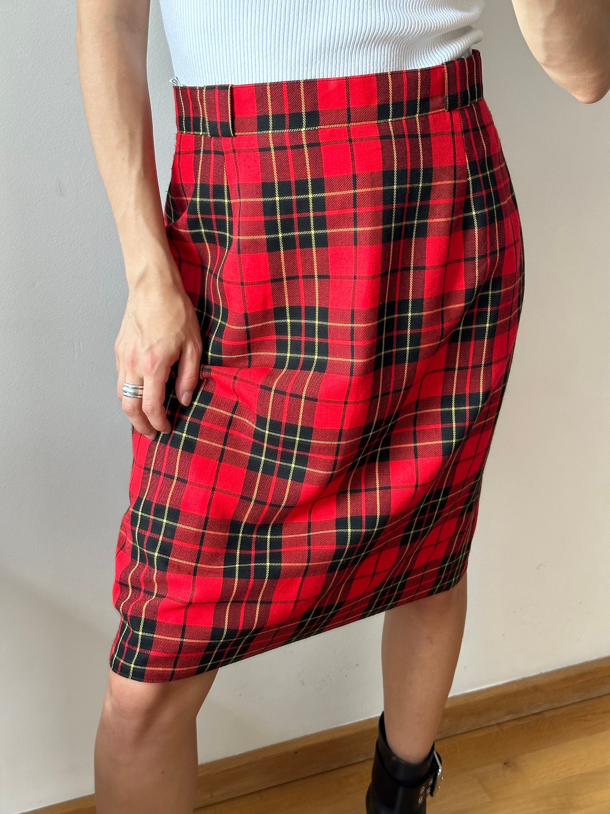 Vintage tartan plaid wool Scottish kilt, midi skirt in red