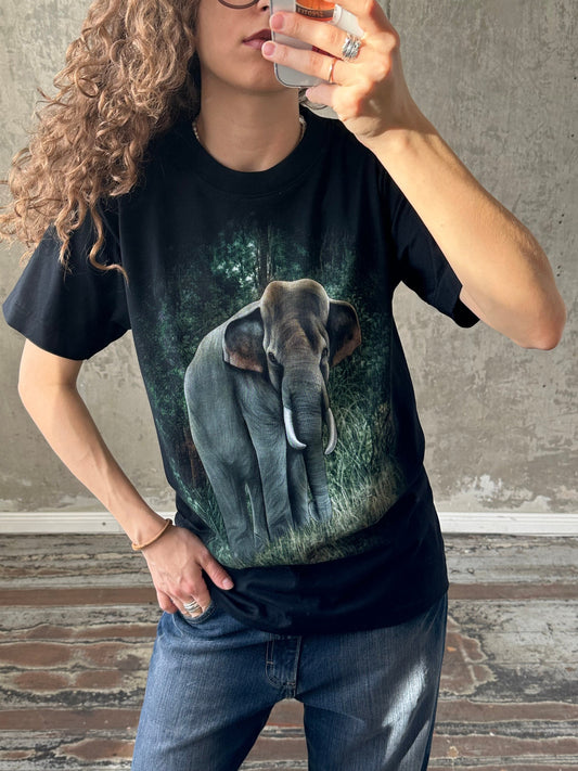 Vintage y2k women t-shirt in black with elephant