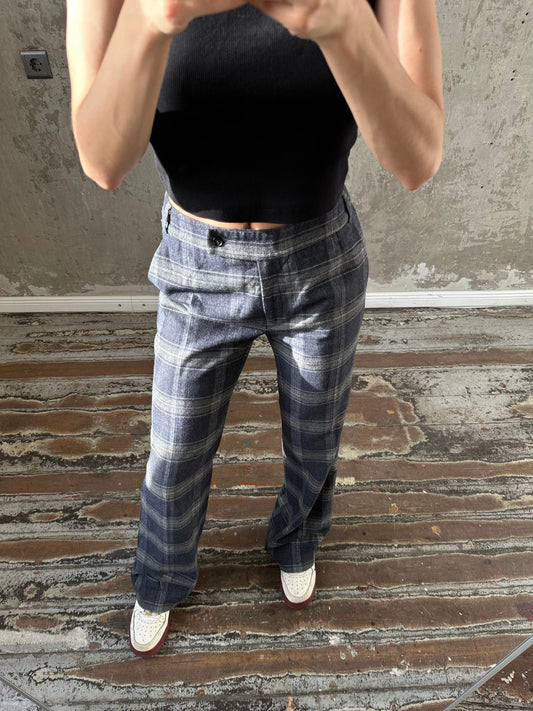 Vintage women checked wool trousers in grey