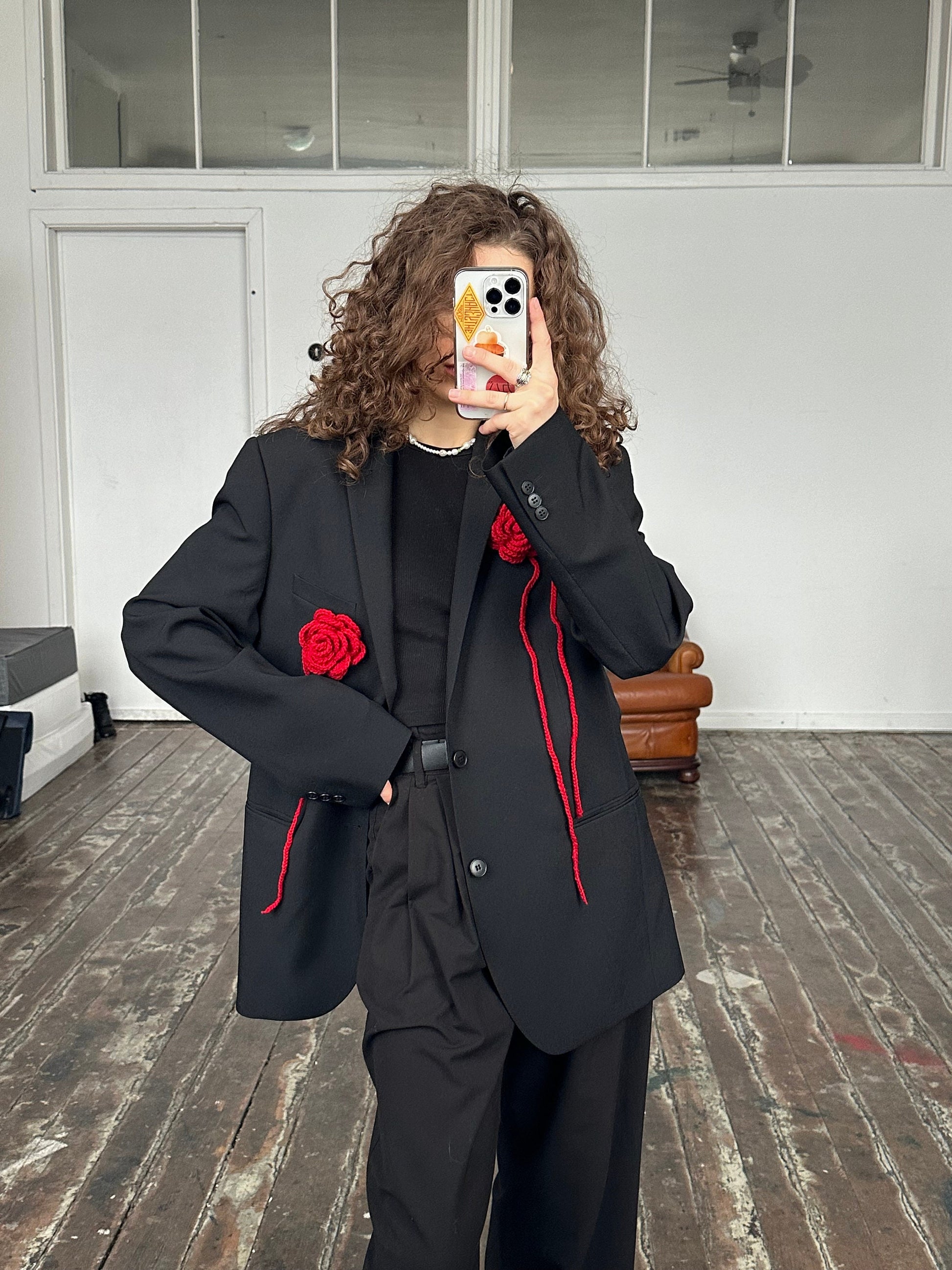 Preorder I Customized order for Jasmine I size L I Blazer "FALLING" in black with roses