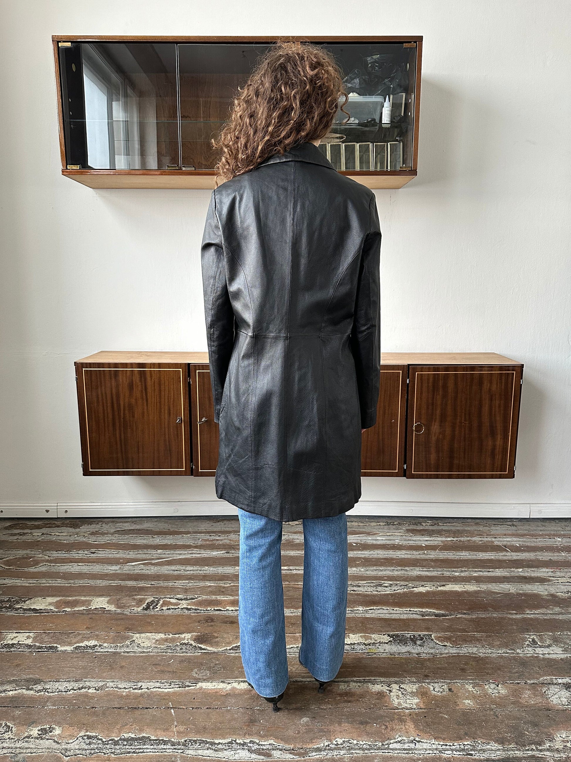 Vintage 90s straight leather coat in black