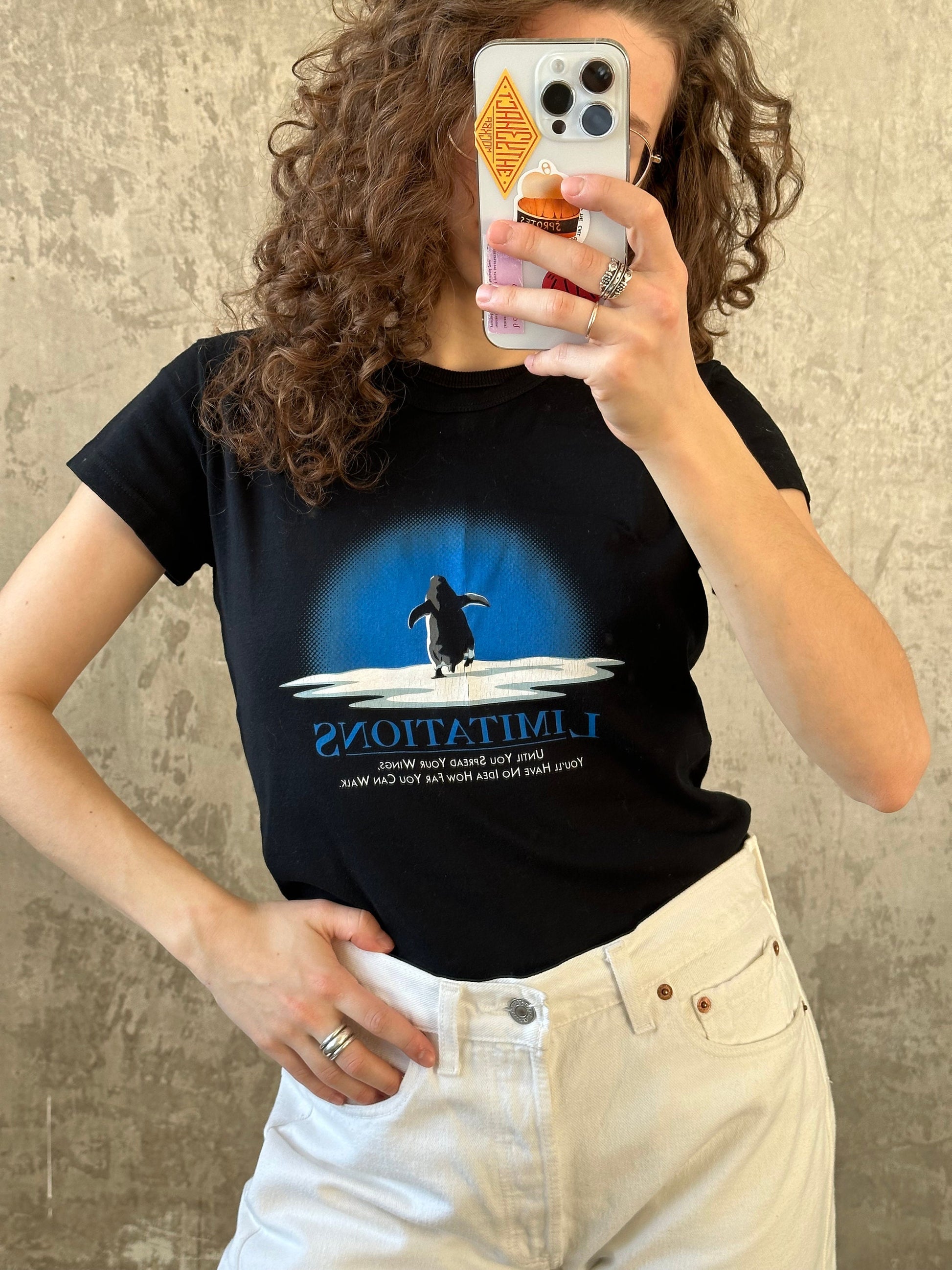 Vintage y2k women t-shirt in black with penguin