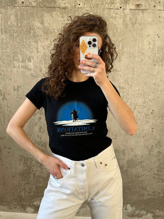 Vintage y2k women t-shirt in black with penguin