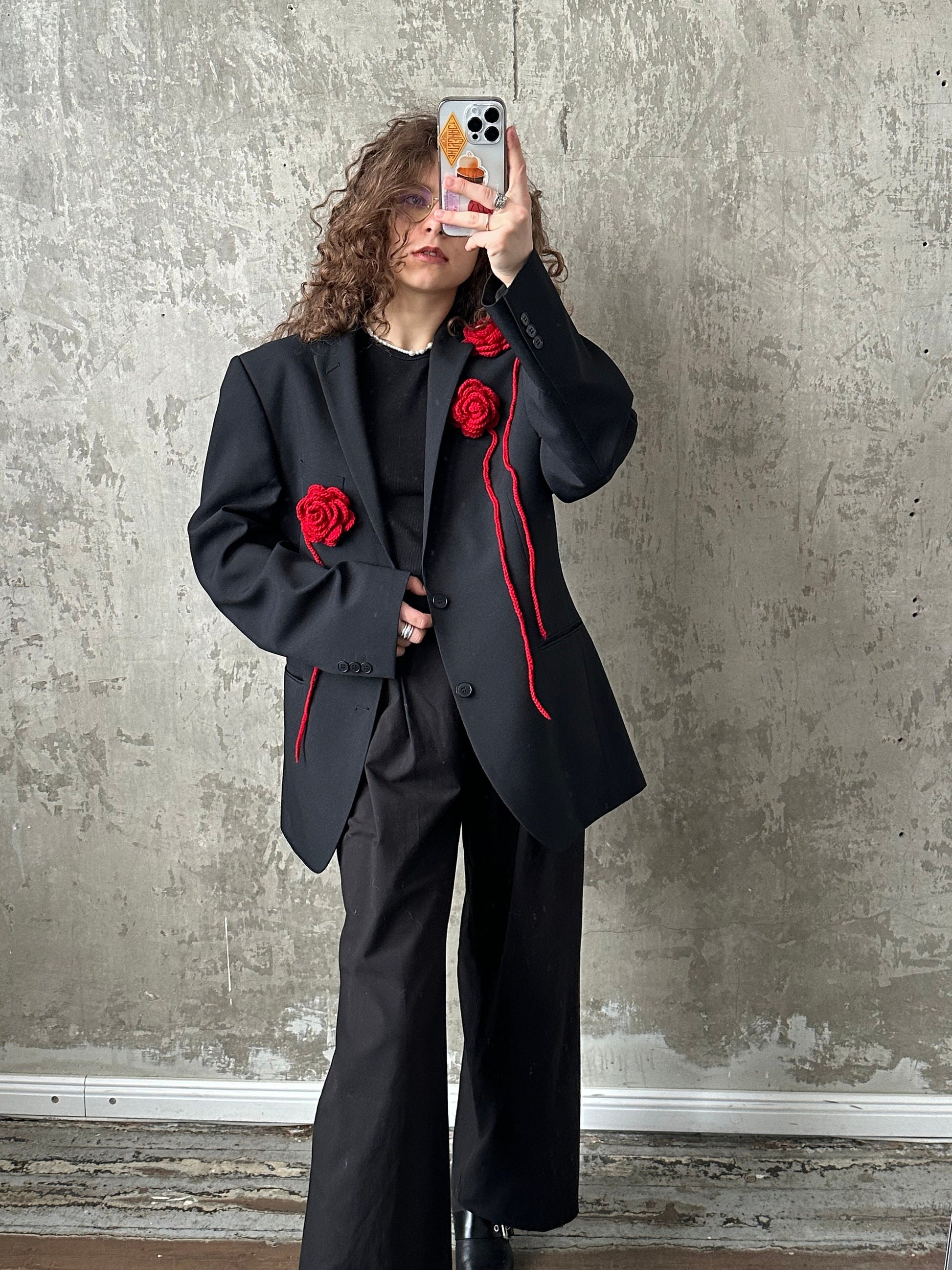 Preorder I Customized order for Jasmine I size L I Blazer "FALLING" in black with roses