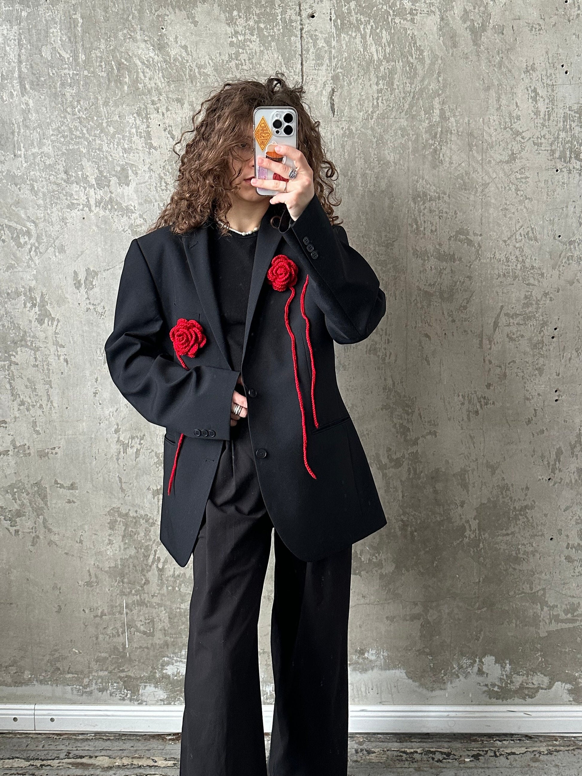 Preorder I Customized order for Jasmine I size L I Blazer "FALLING" in black with roses