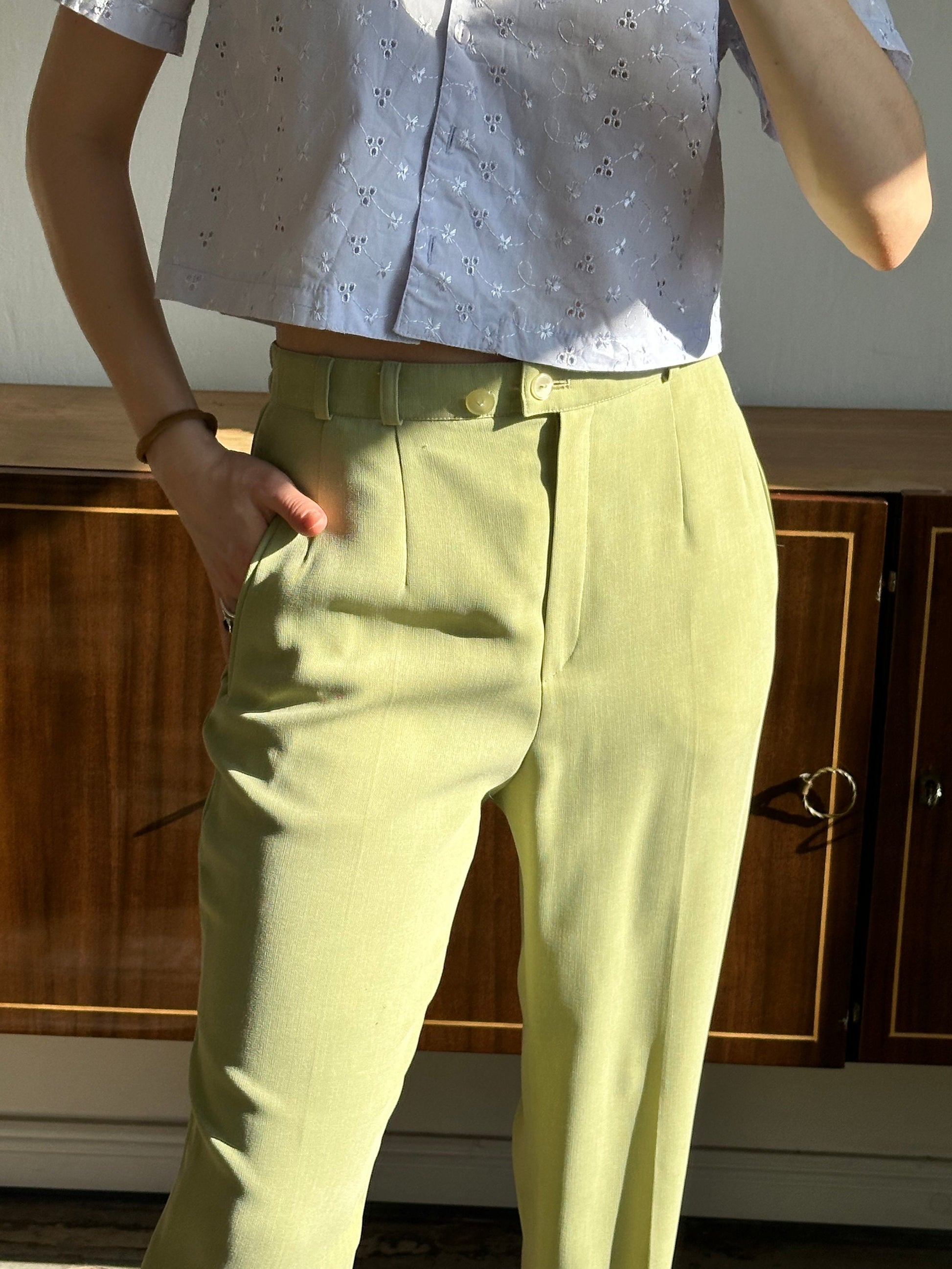 Vintage loose linen trousers in light green