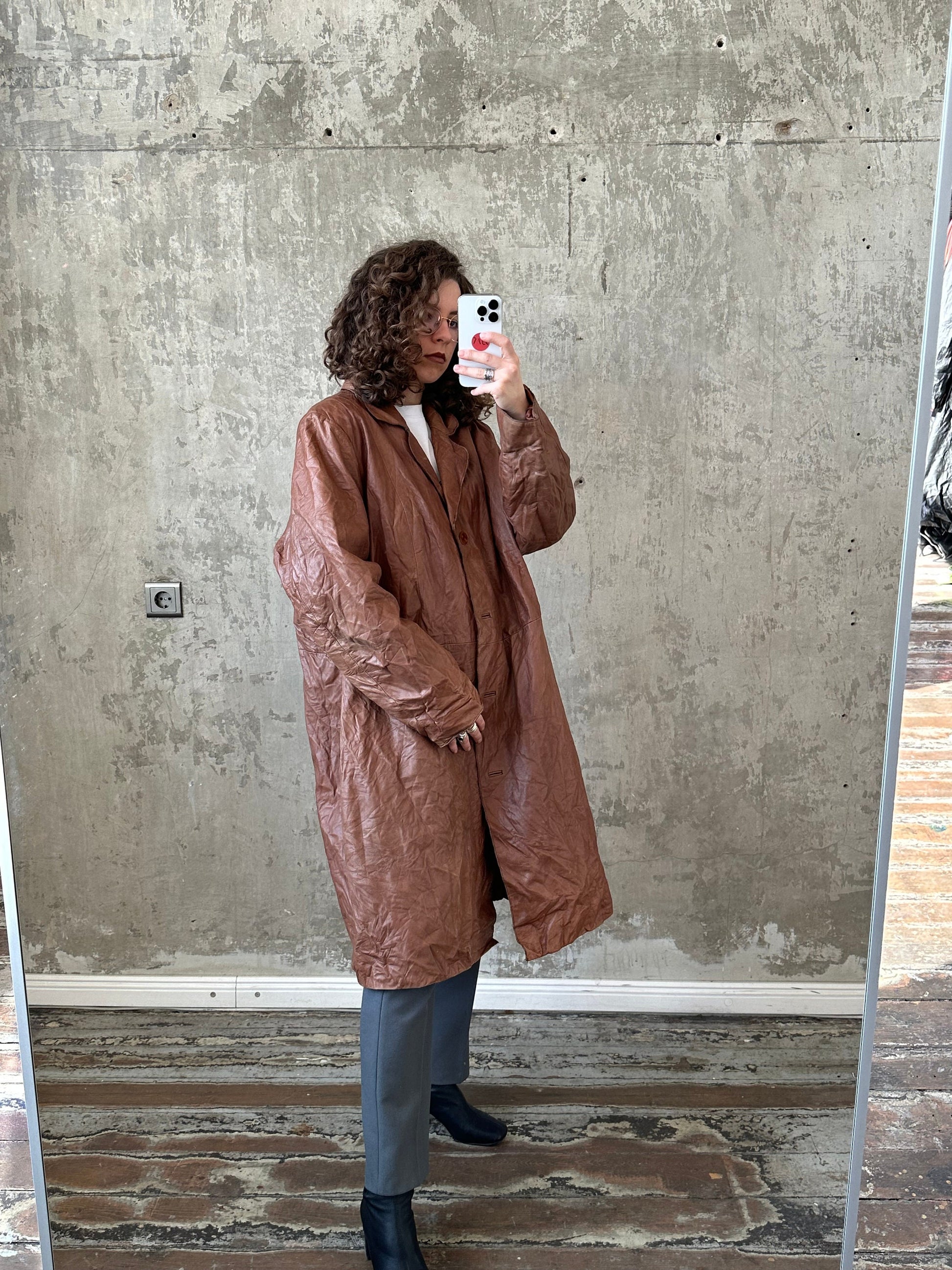 Vintage 90s genuine leather overcoat in brown