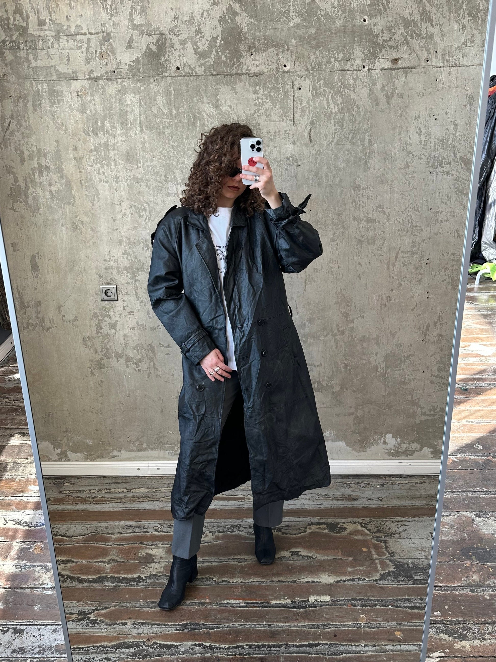 Vintage 90s leather coat in black