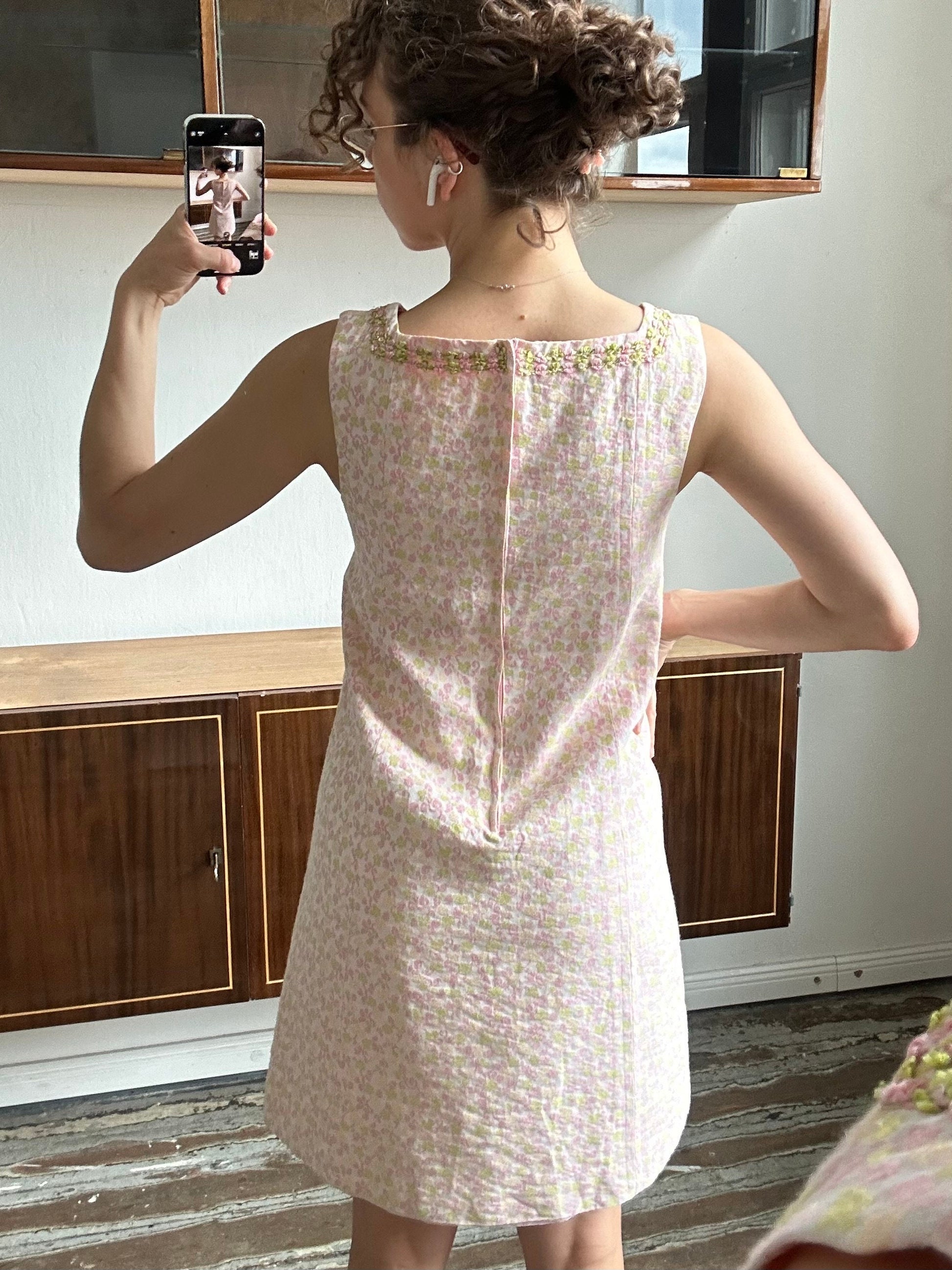 Vintage cute floral tea dress in pink, mini summer dress