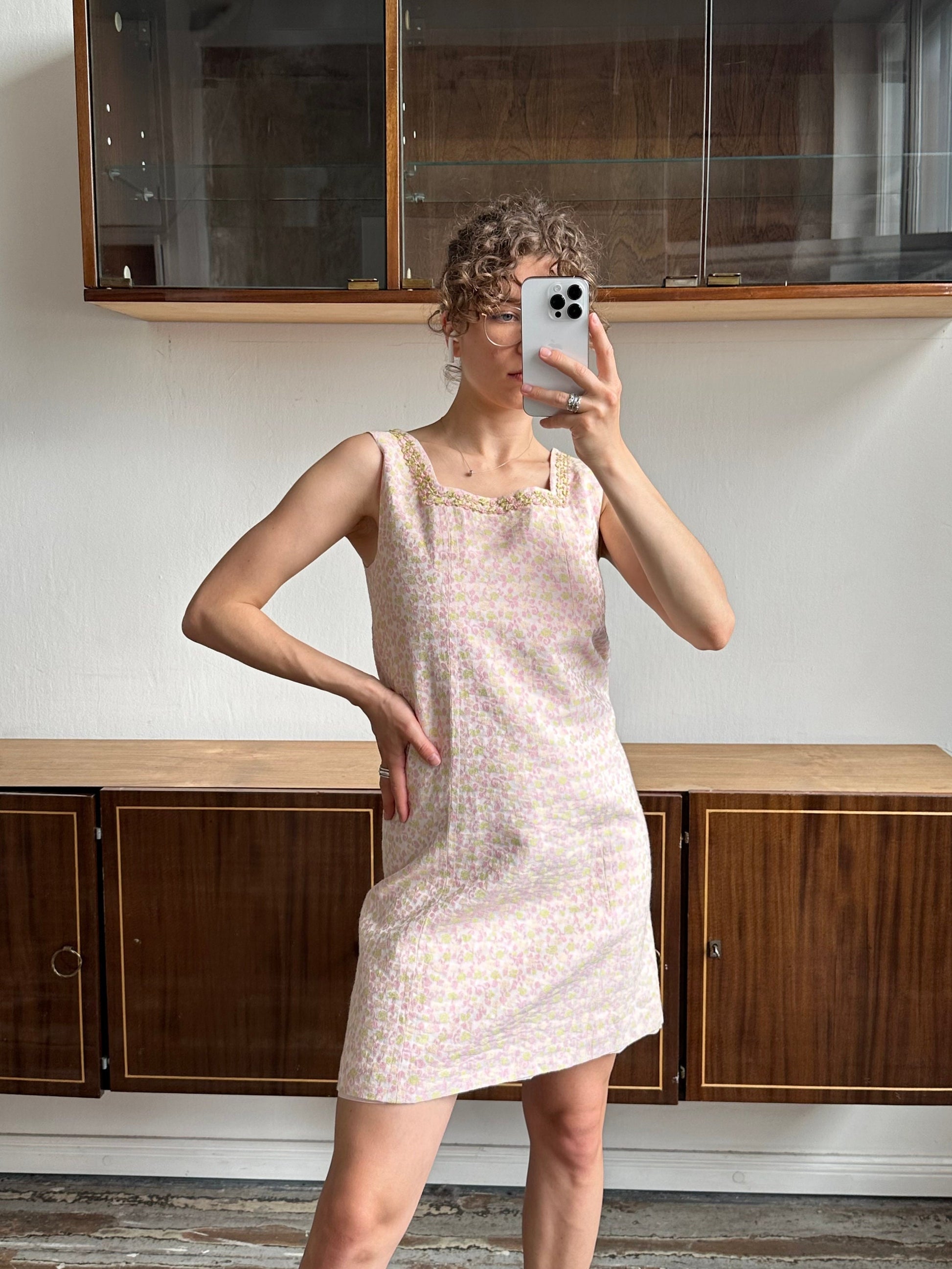 Vintage cute floral tea dress in pink, mini summer dress