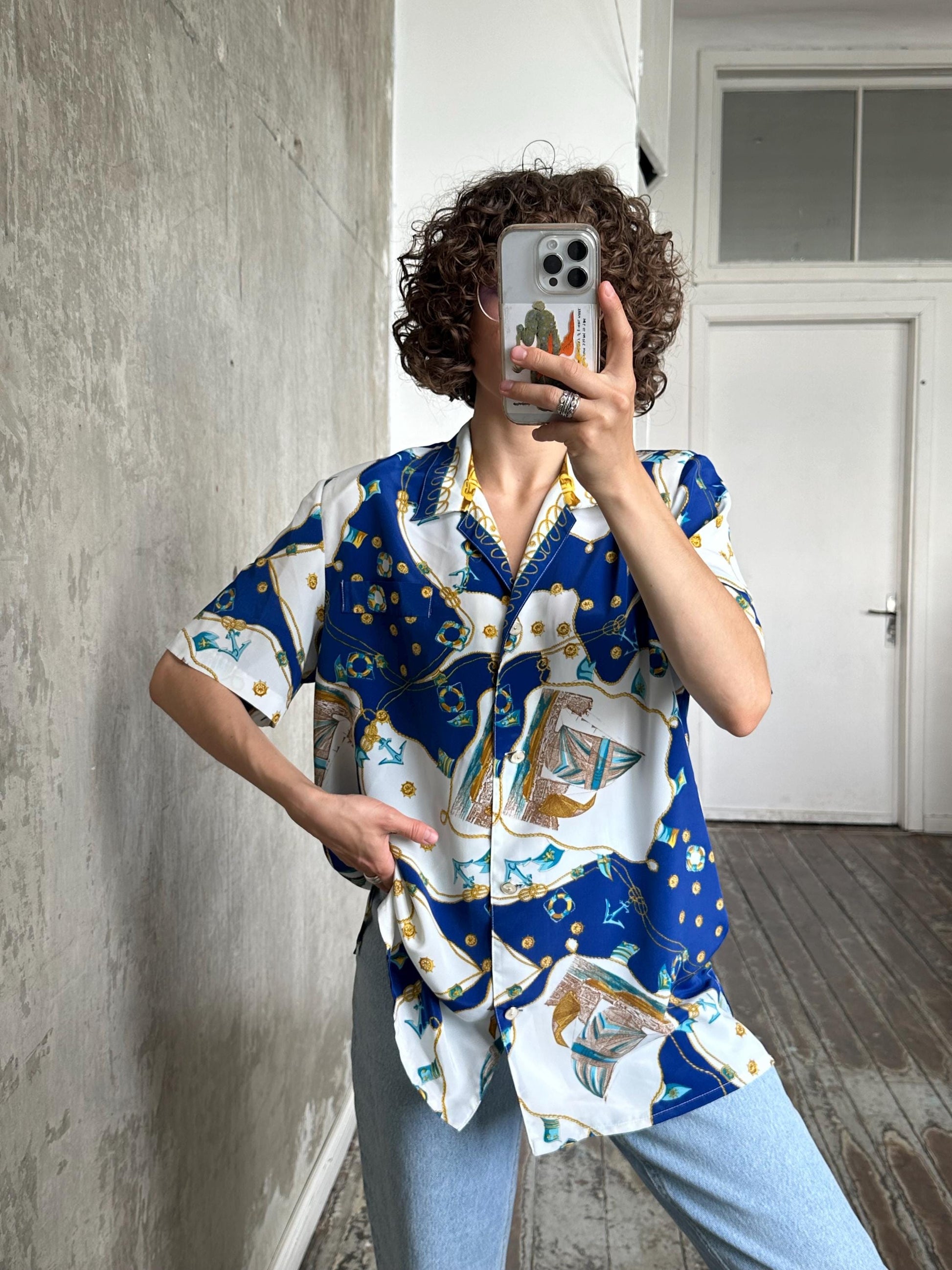 Vintage 80s blouse in blue and white