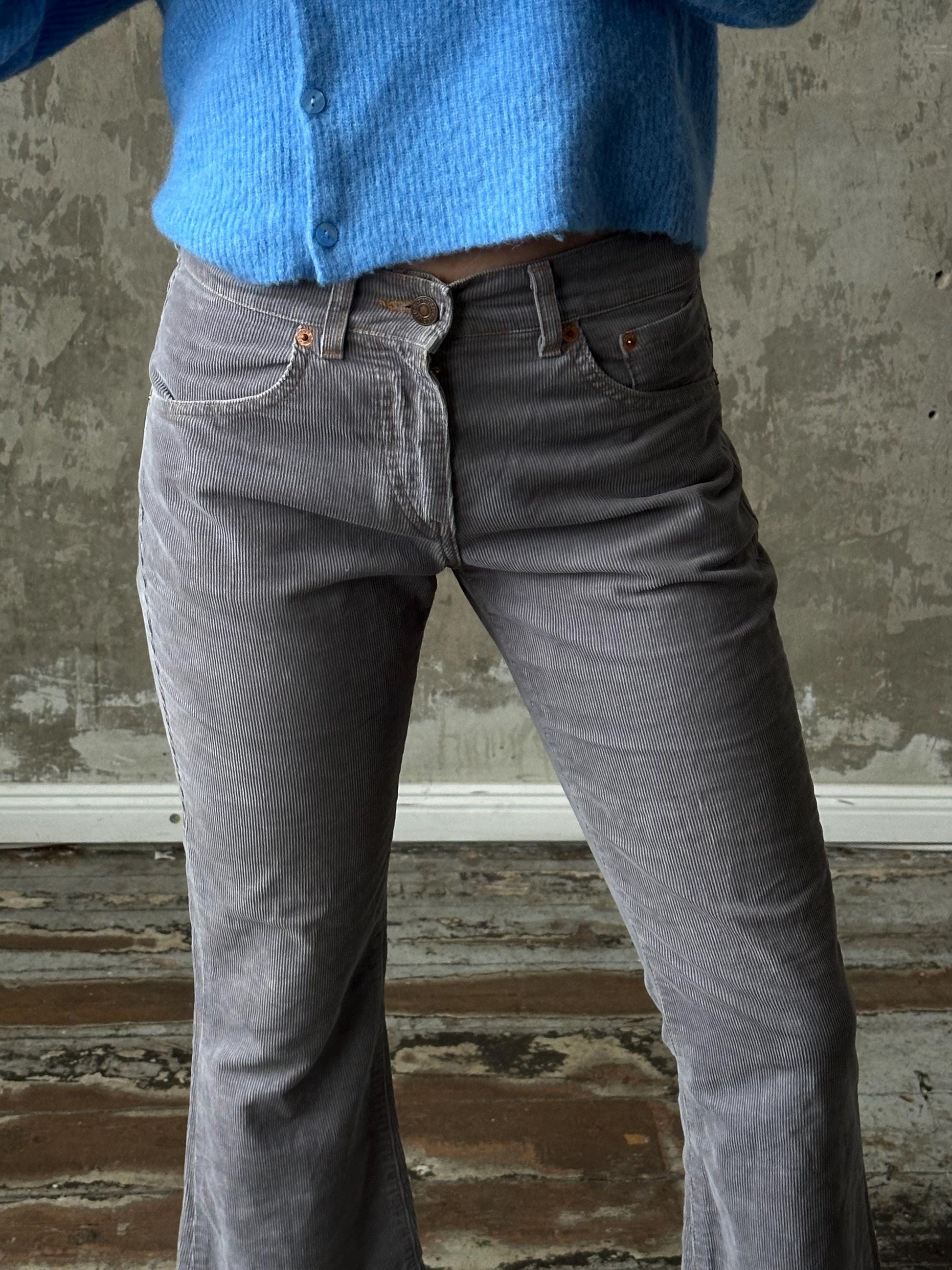 Vintage LEVI’S velvet pants in purple