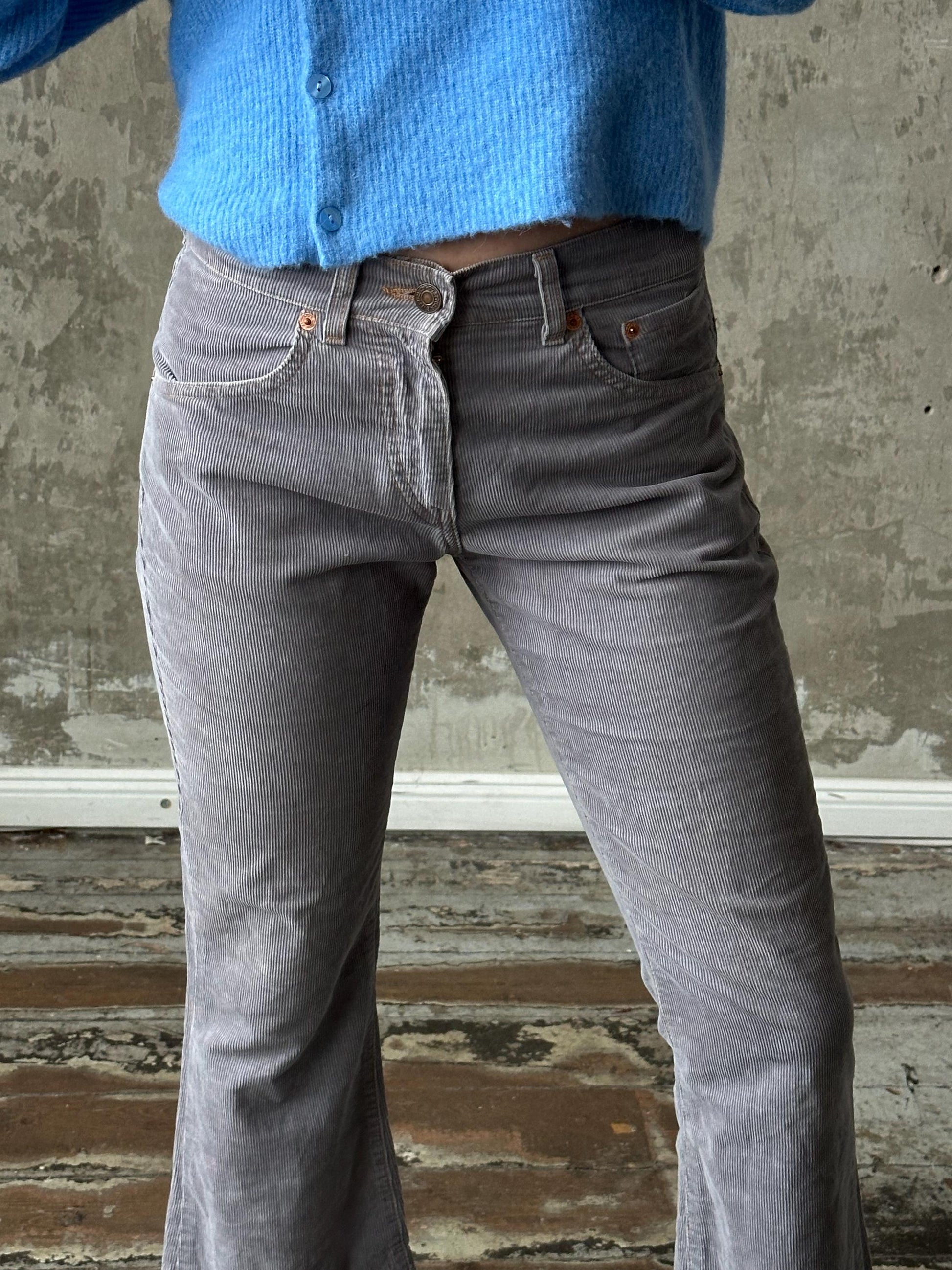 Vintage LEVI’S velvet pants in purple
