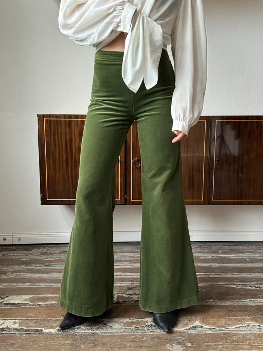 Vintage velvet flared pants in green