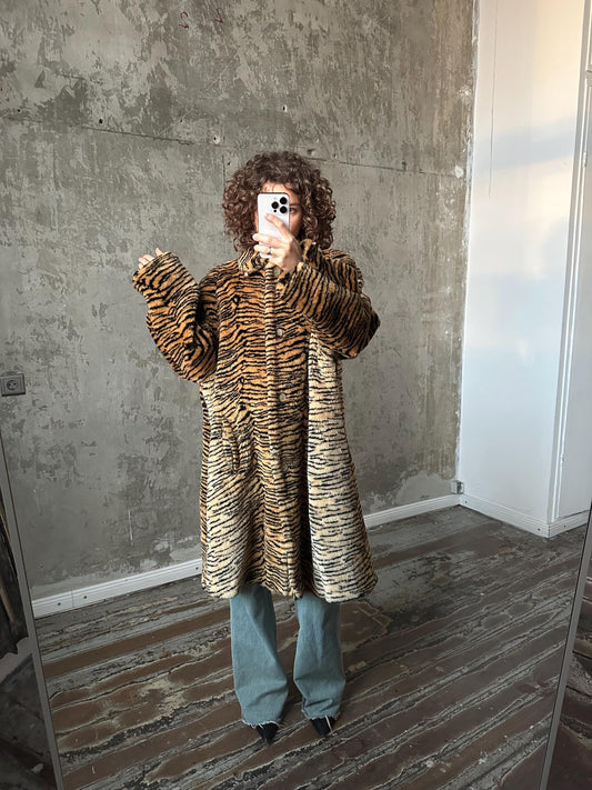 Vintage 80s tiger pattern oversized faux fur jacket, wool winter coat