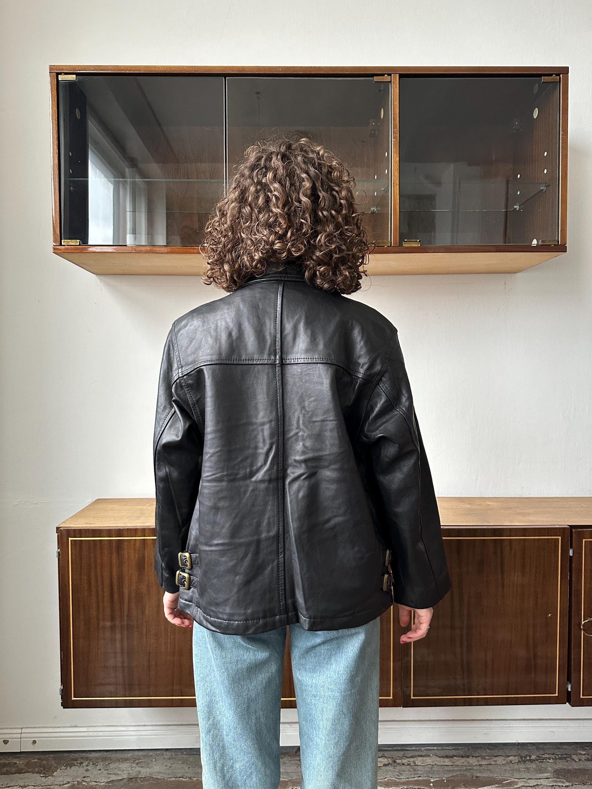 Vintage boxy leather bomber jacket in black