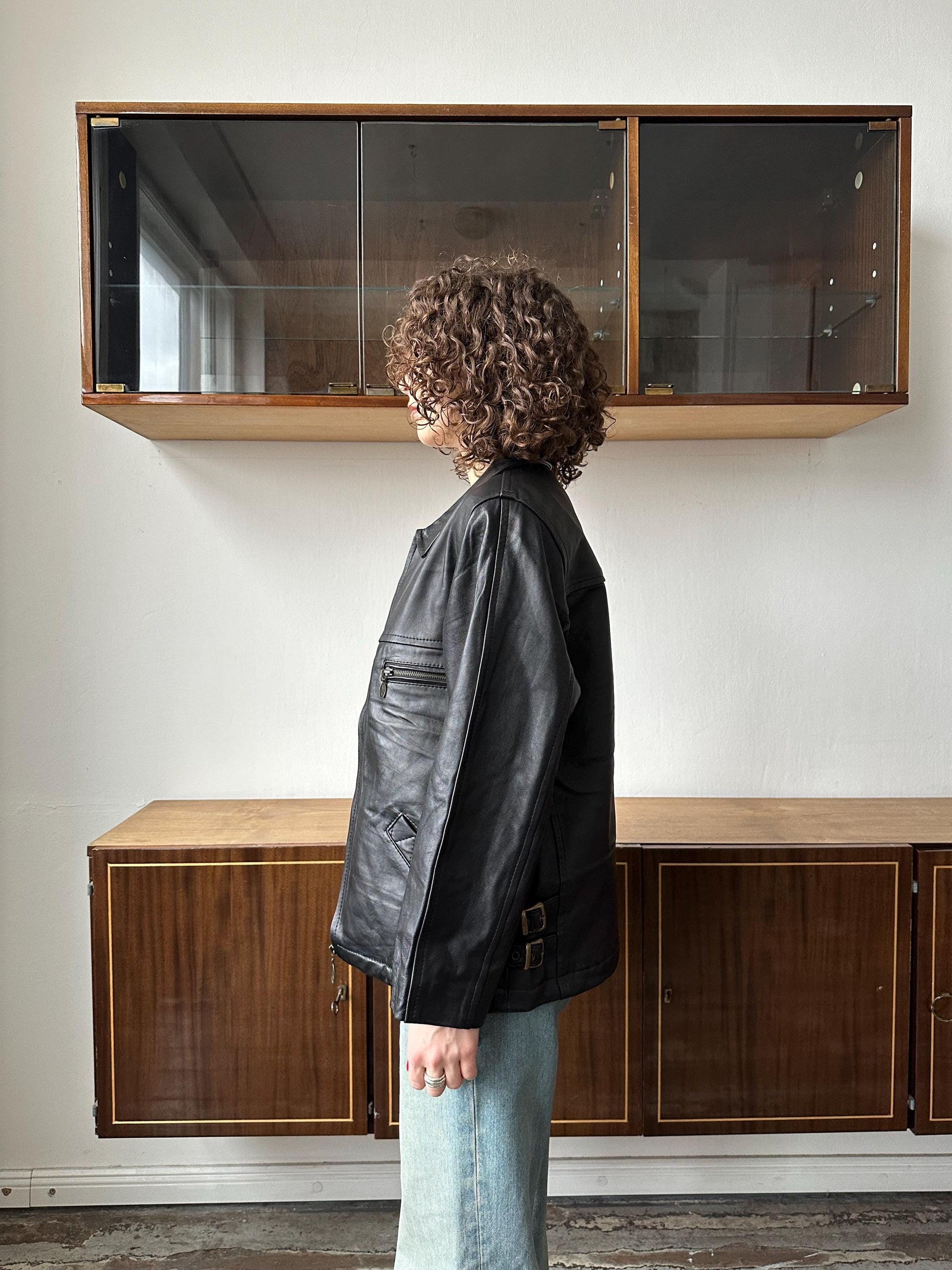 Vintage boxy leather bomber jacket in black