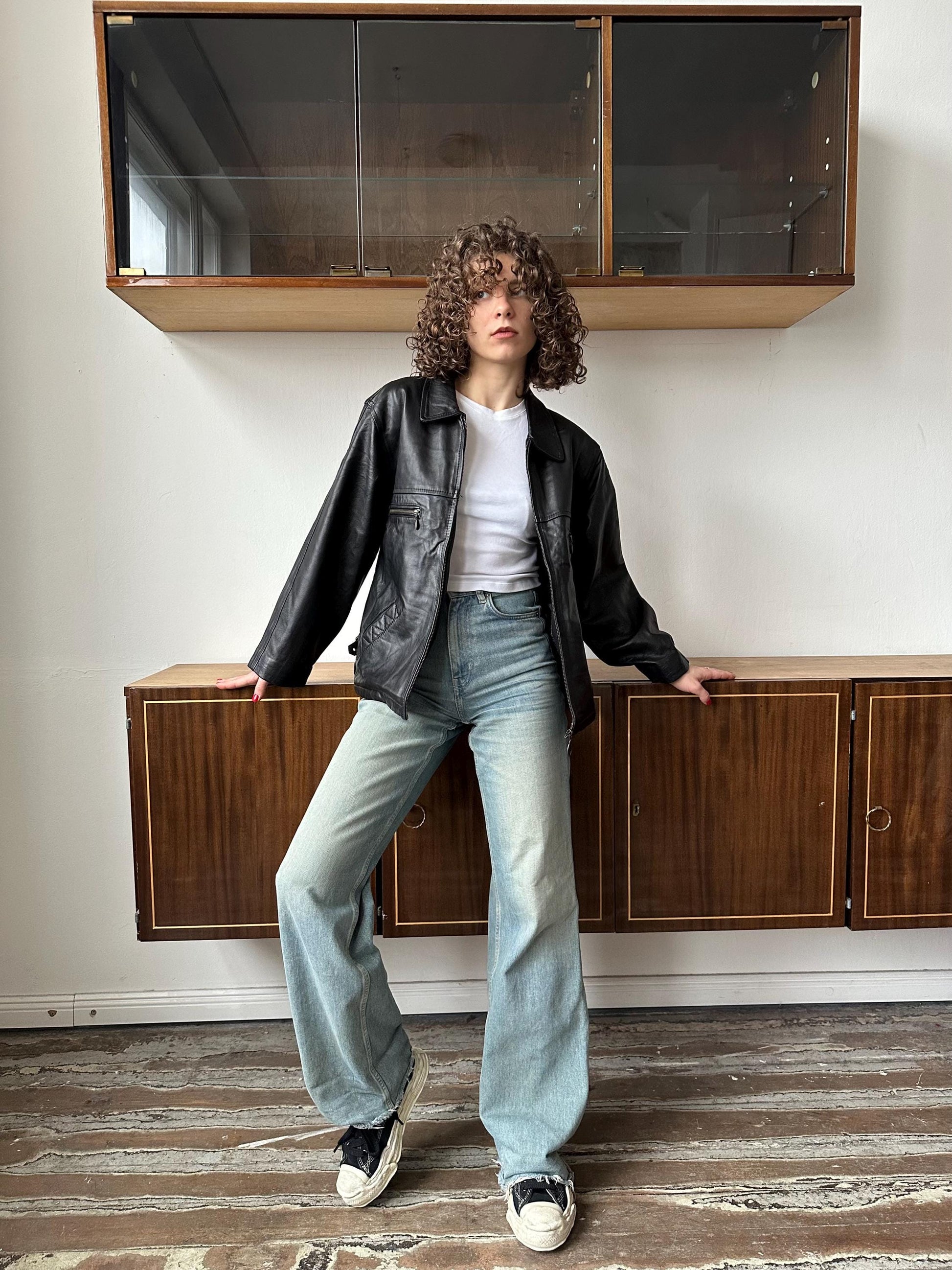 Vintage boxy leather bomber jacket in black