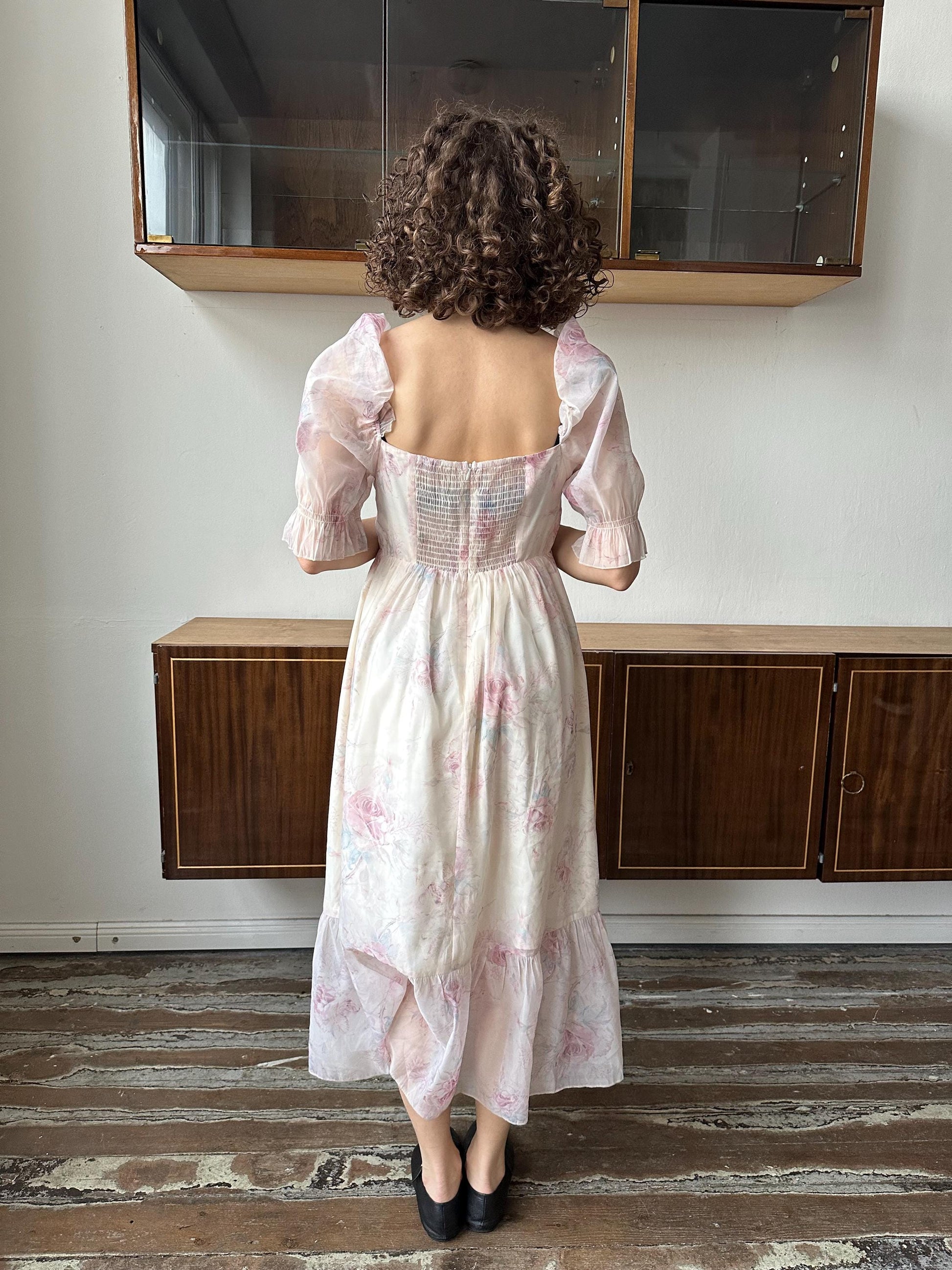 Vintage white floral maxi dress in pink