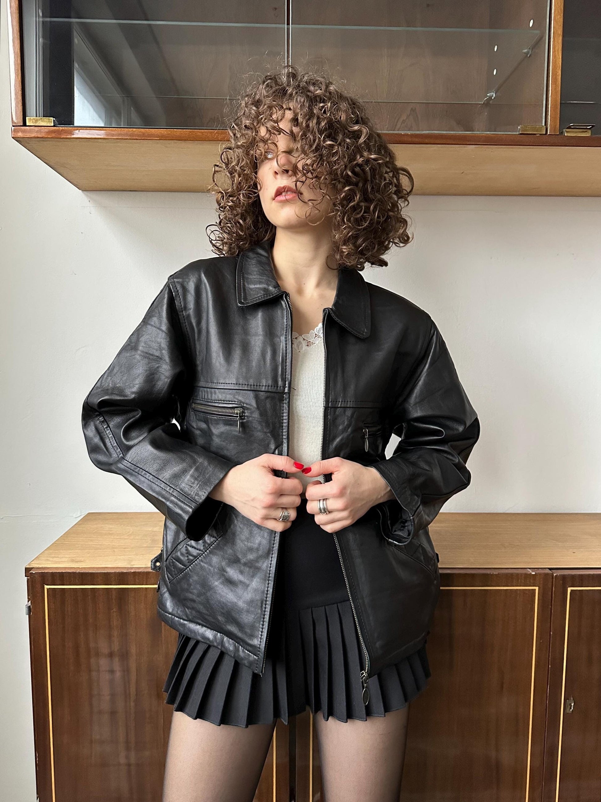 Vintage boxy leather bomber jacket in black