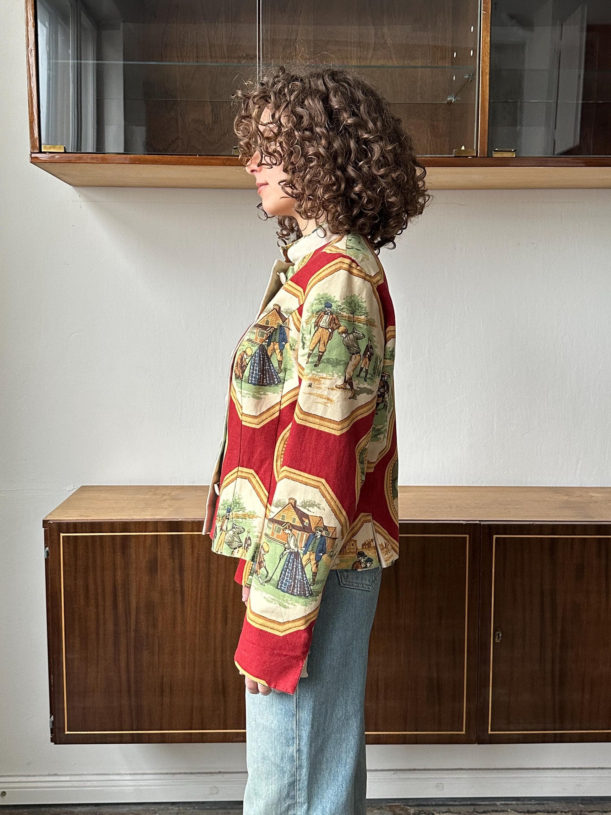 Vintage tapestry blazer in red and white with golf scenes